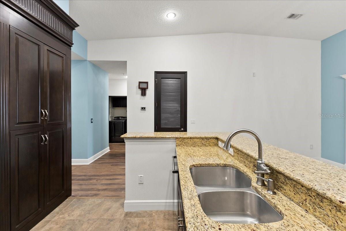 Image 10 of 75 For 115 Riverview Bend S 2145