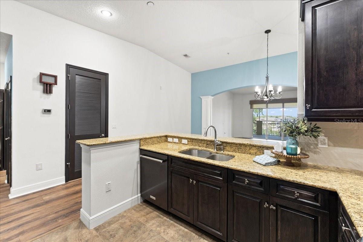 Image 12 of 75 For 115 Riverview Bend S 2145