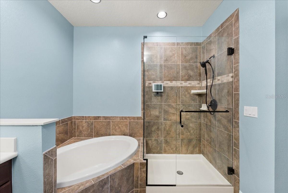 Image 23 of 75 For 115 Riverview Bend S 2145