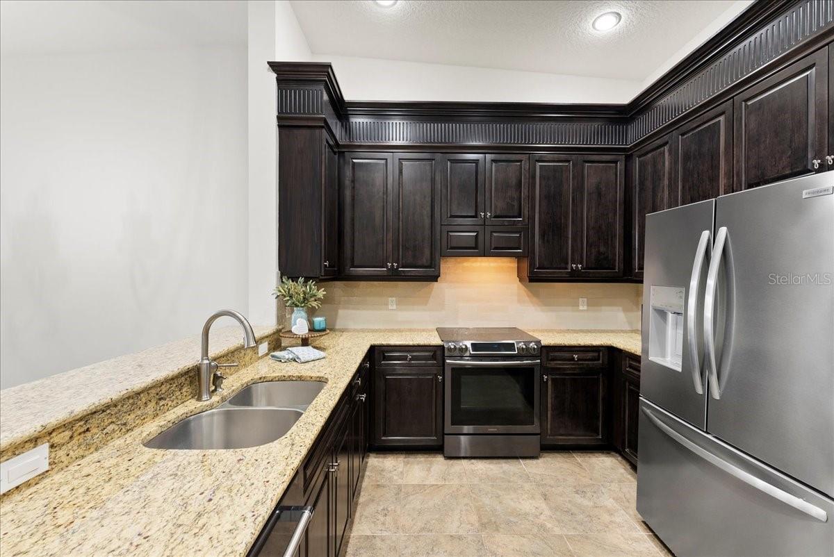 Image 9 of 75 For 115 Riverview Bend S 2145