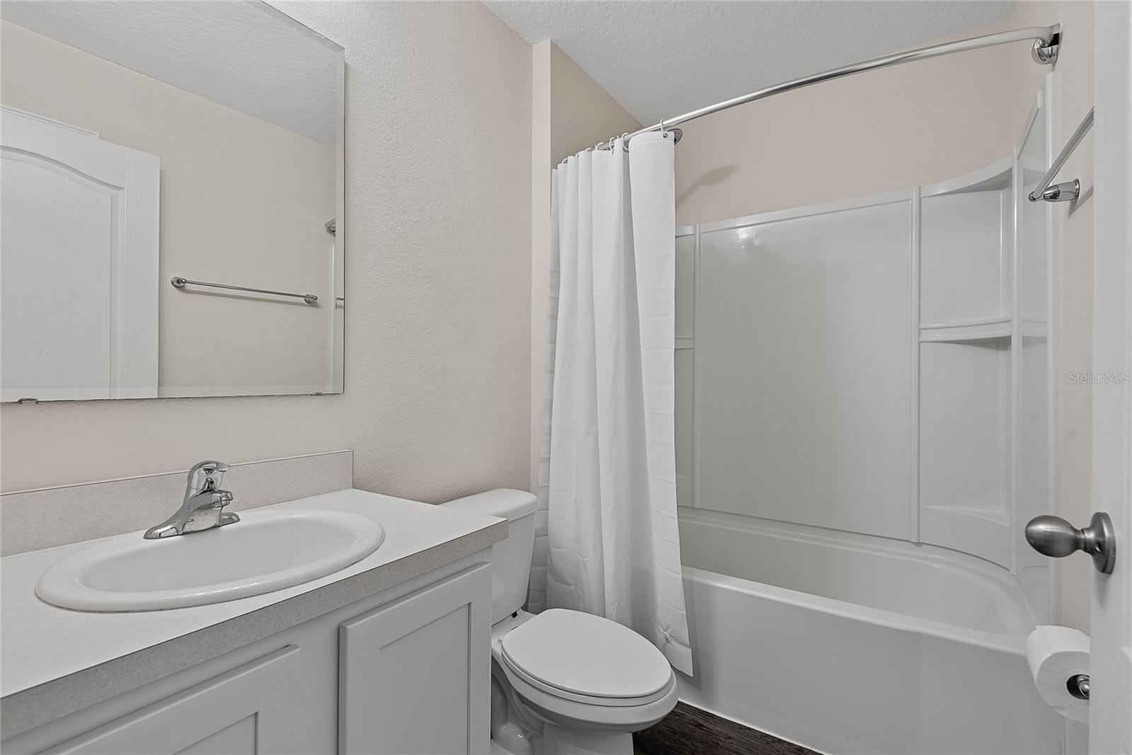 Image 17 of 26 For 657 Grand Reserve Drive
