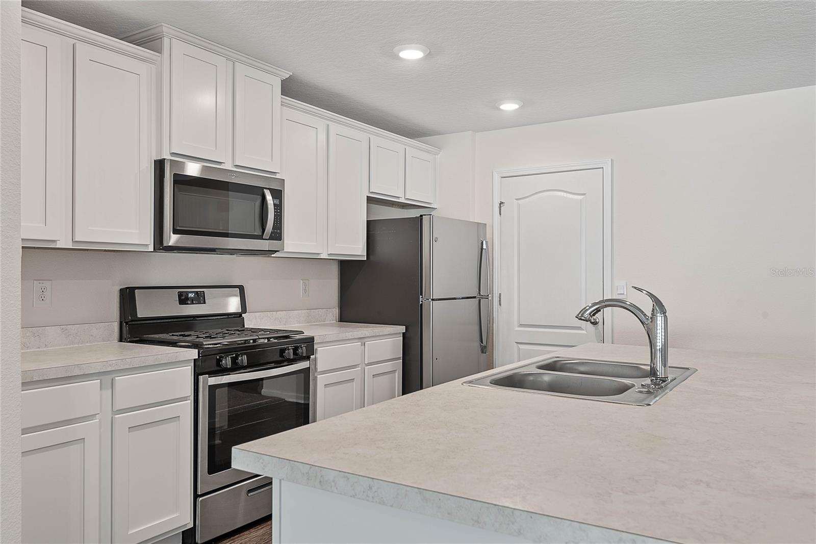 Image 7 of 26 For 657 Grand Reserve Drive