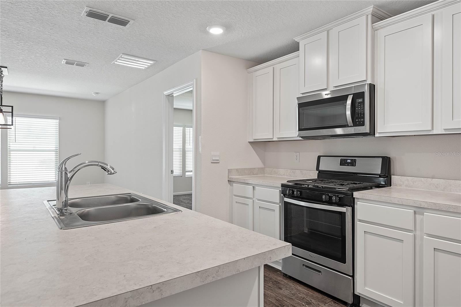 Image 9 of 26 For 657 Grand Reserve Drive