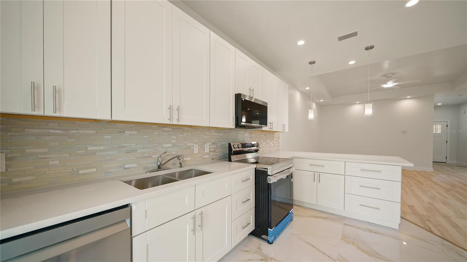 Image 10 of 42 For 8 Bunker View Place