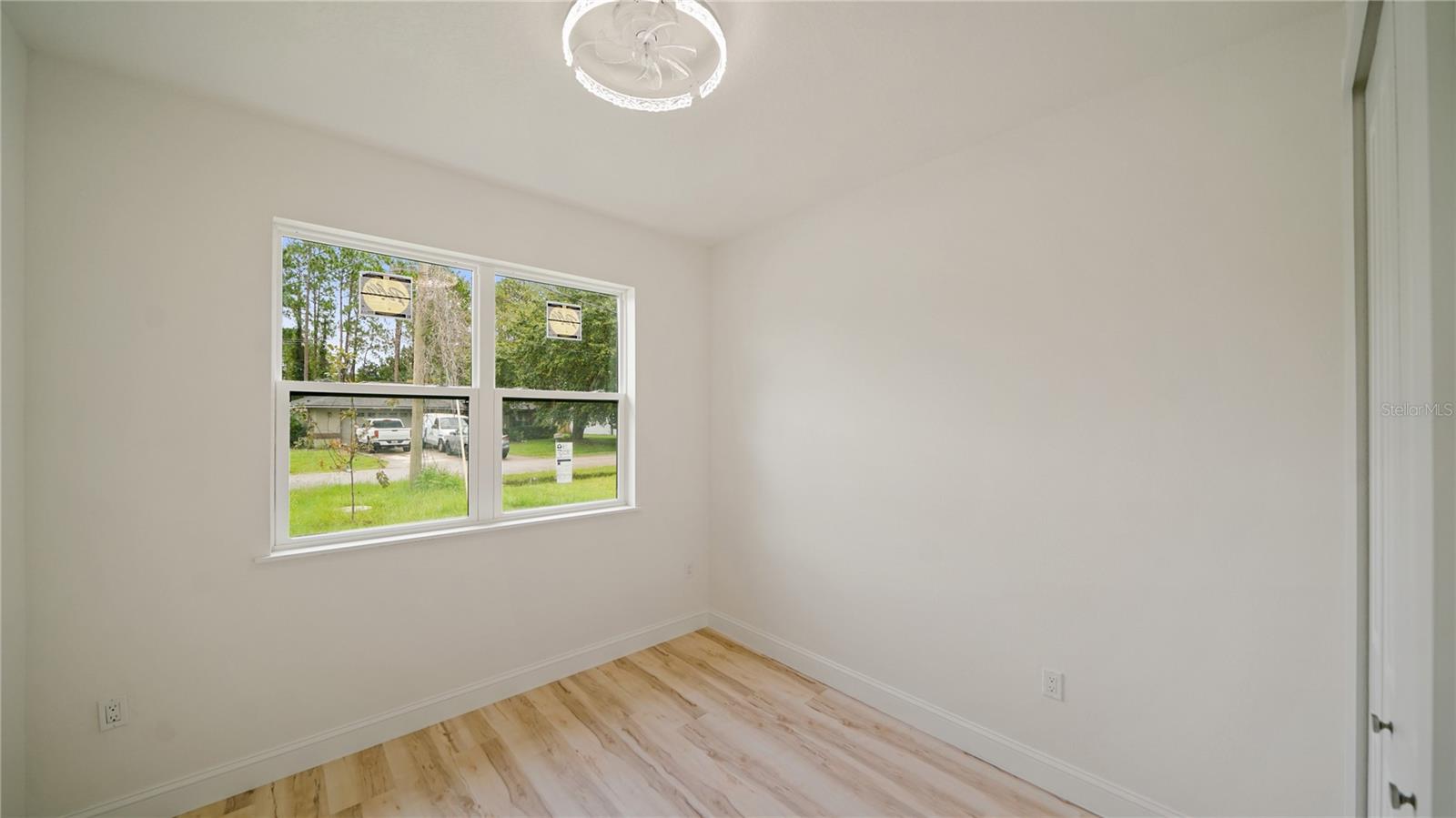 Image 16 of 42 For 8 Bunker View Place