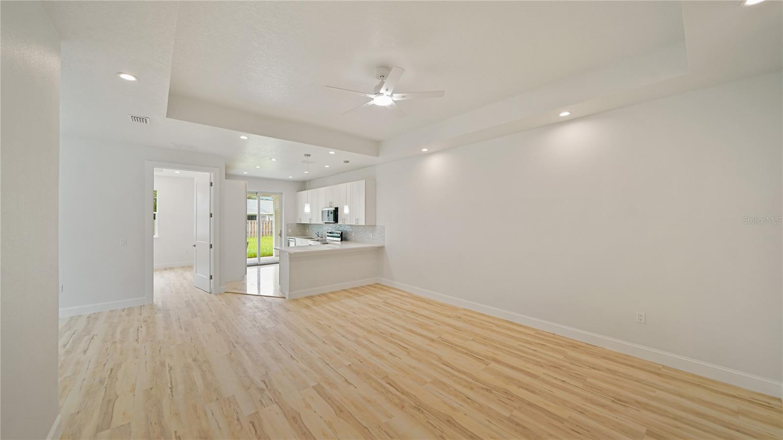 Image 3 of 42 For 8 Bunker View Place