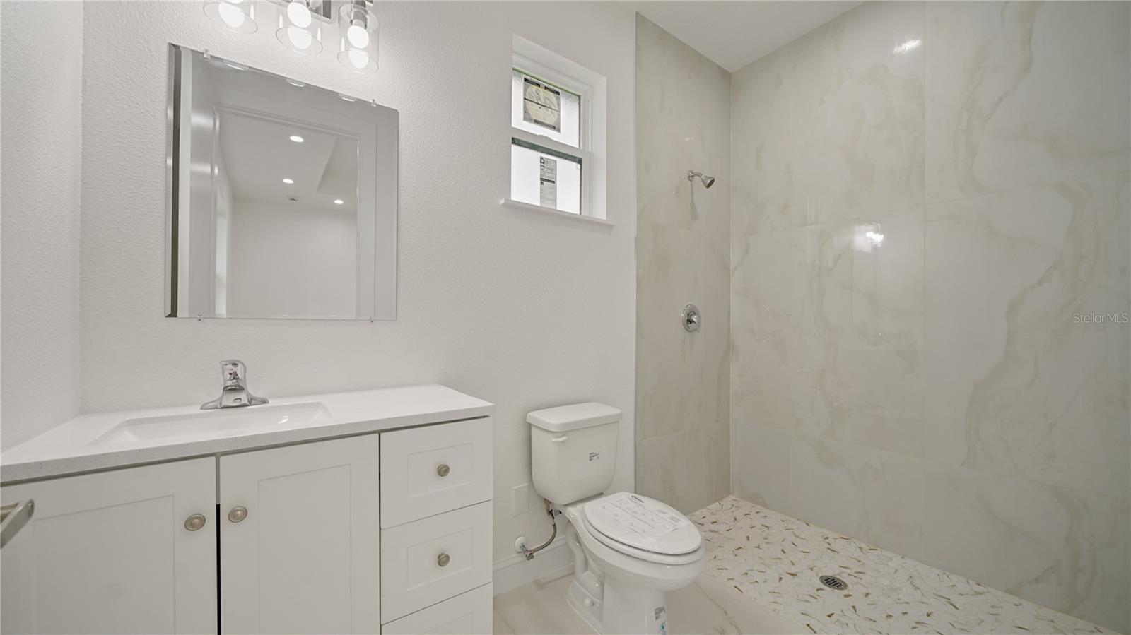Image 32 of 42 For 8 Bunker View Place