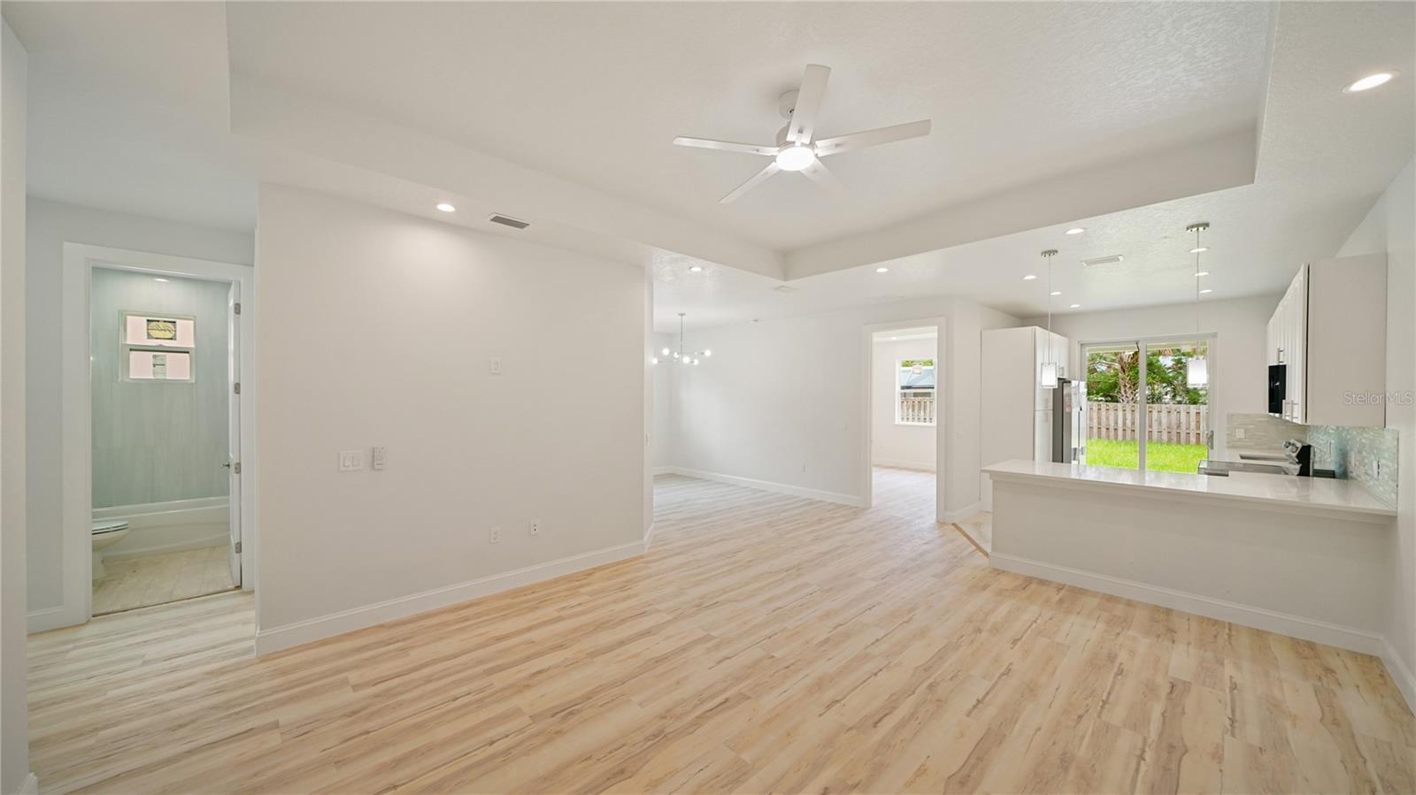 Image 4 of 42 For 8 Bunker View Place