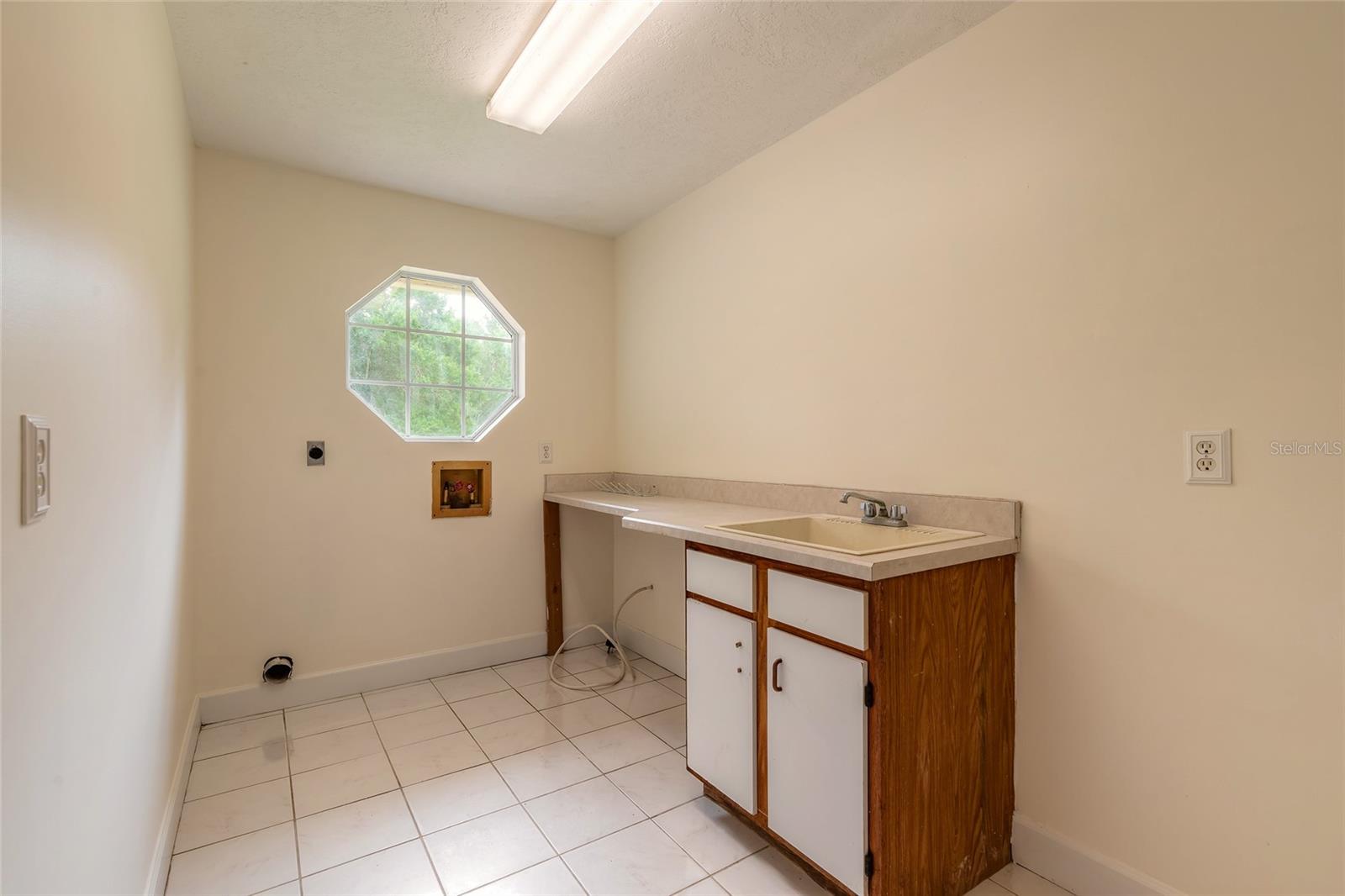 Image 43 of 60 For 1888 Poinsettia Drive