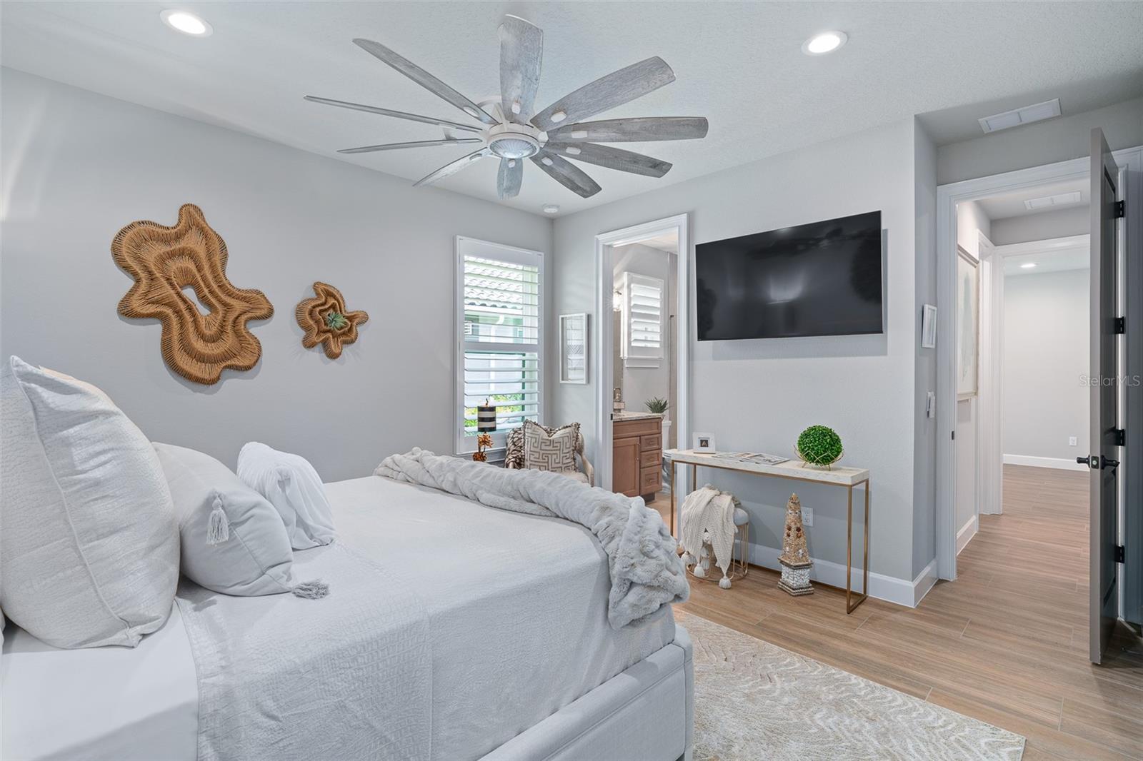 Image 36 of 90 For 264 Stirling Bridge Drive