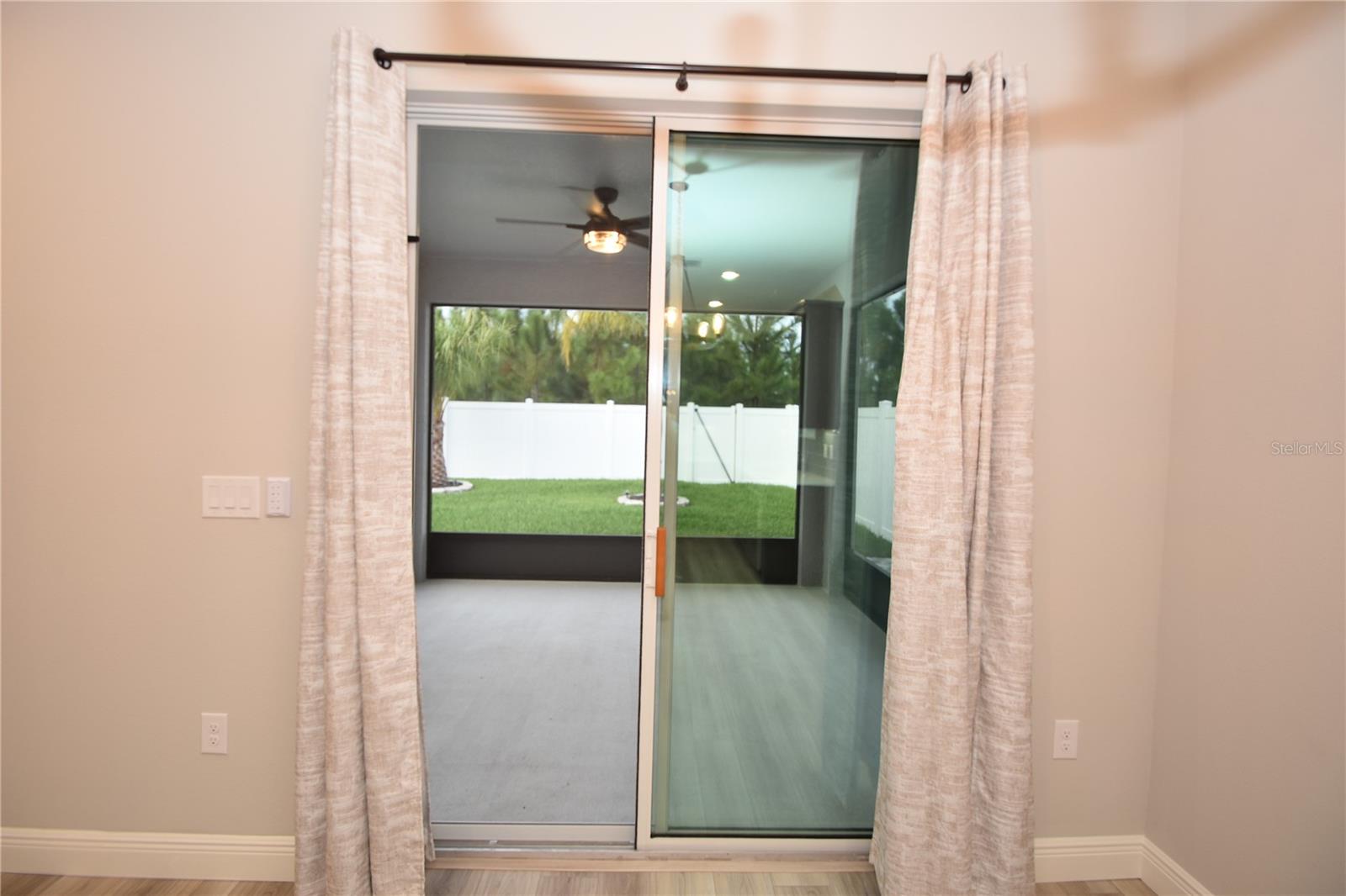 Image 14 of 34 For 20 Oakleaf Way