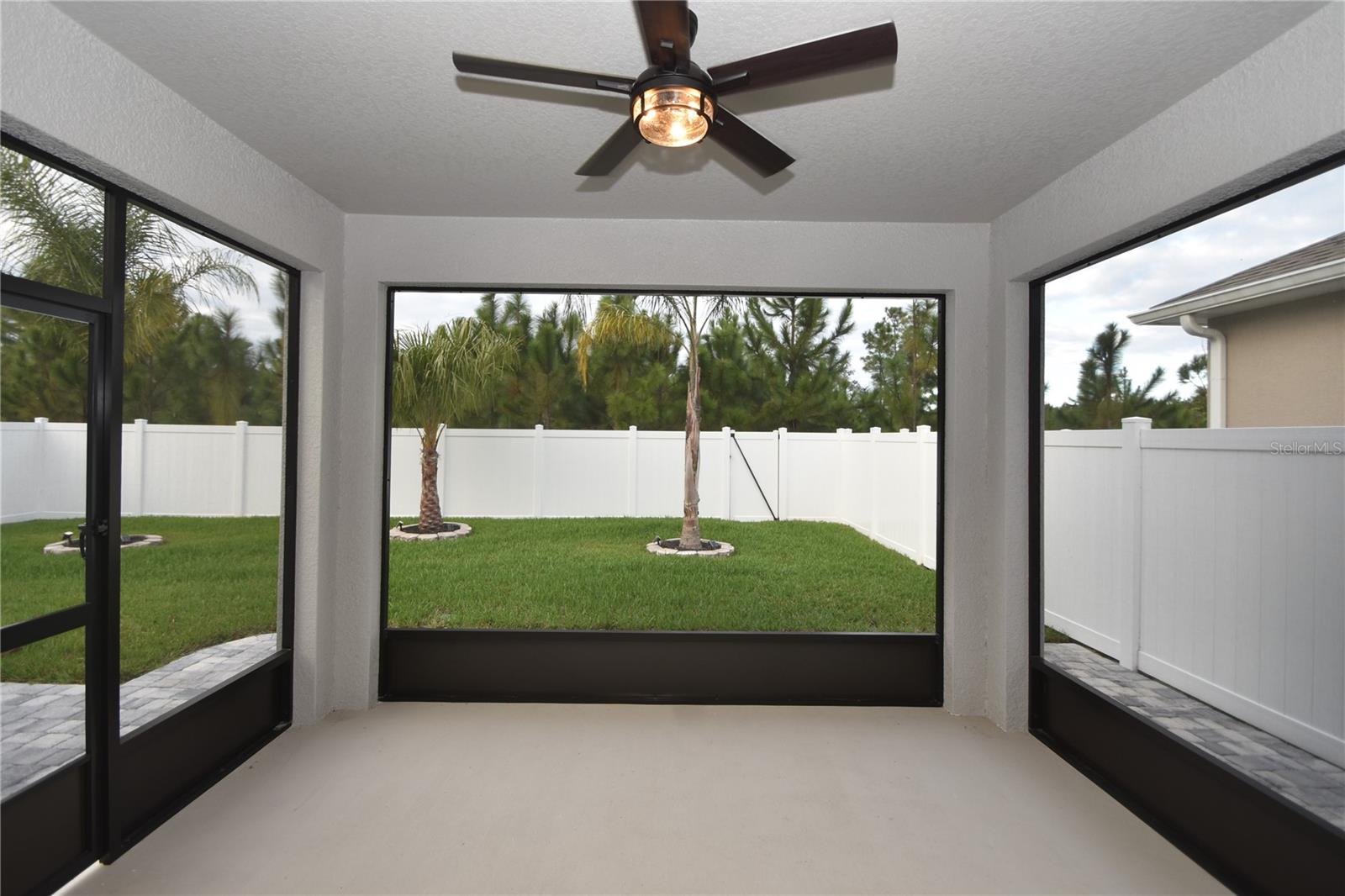 Image 15 of 34 For 20 Oakleaf Way