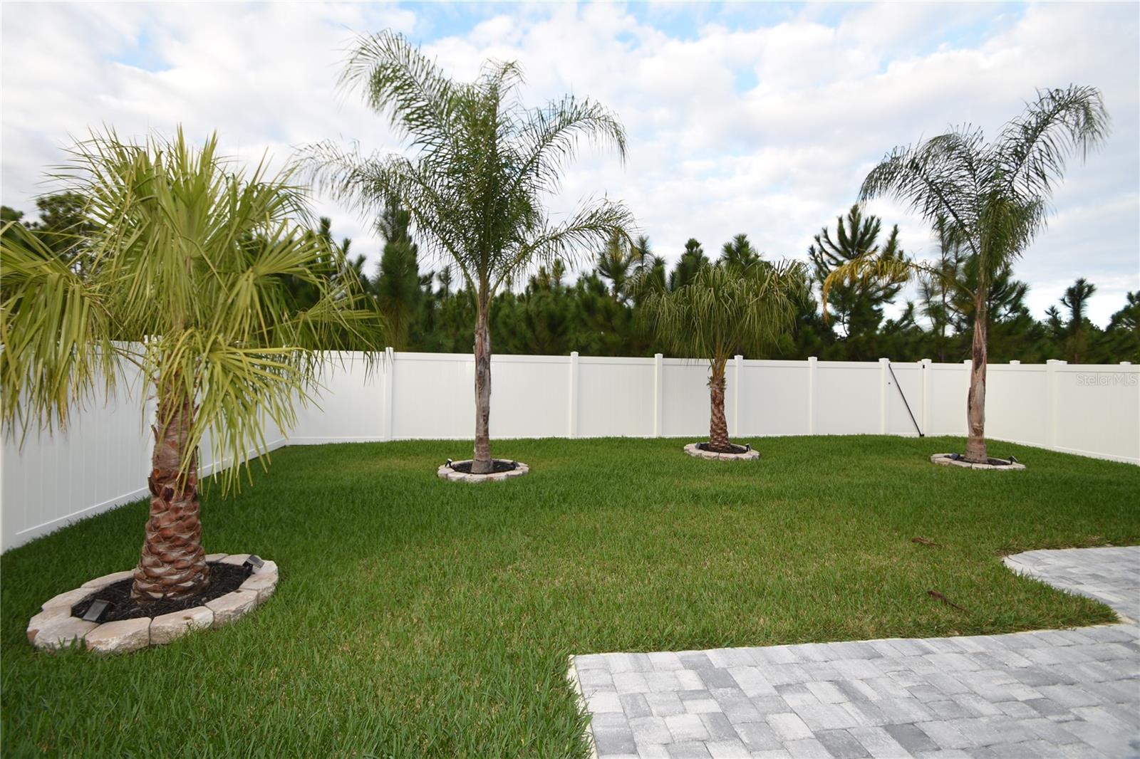 Image 18 of 34 For 20 Oakleaf Way