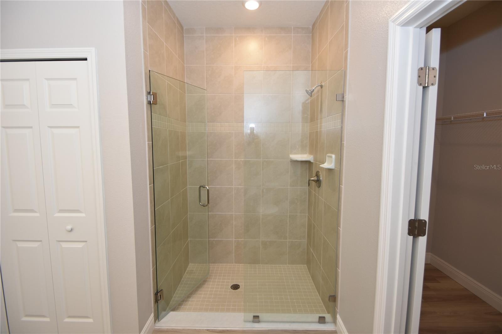 Image 25 of 34 For 20 Oakleaf Way