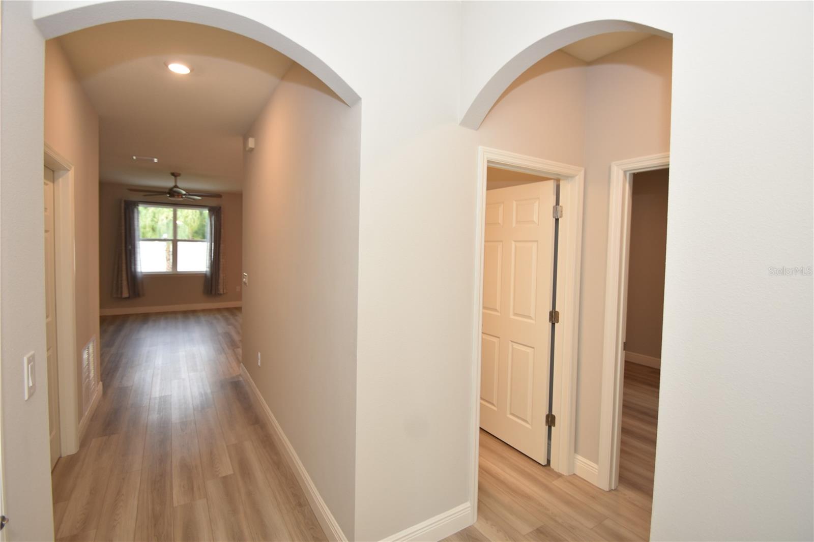 Image 26 of 34 For 20 Oakleaf Way