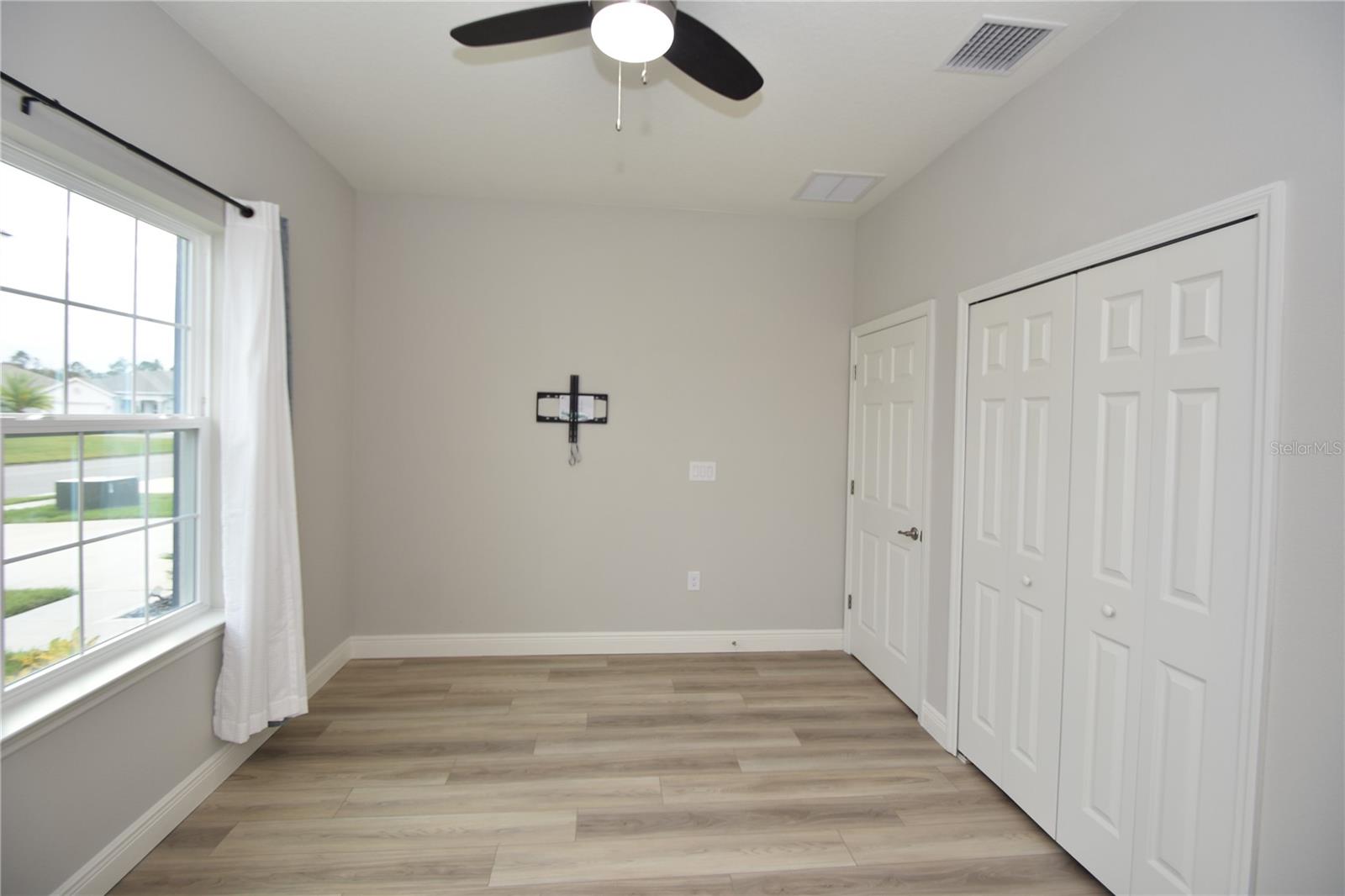 Image 30 of 34 For 20 Oakleaf Way