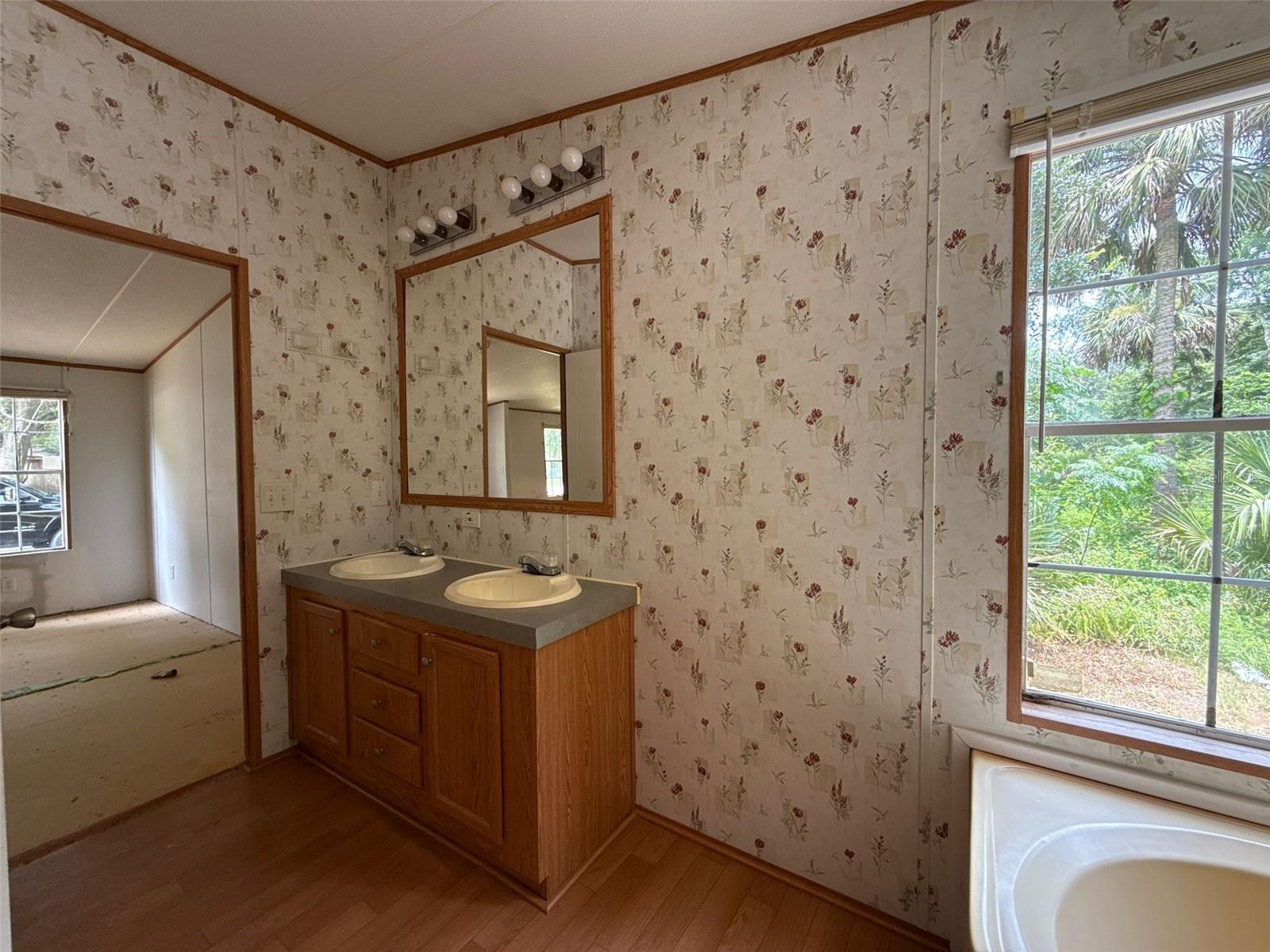 Image 13 of 22 For 406 Beech Street