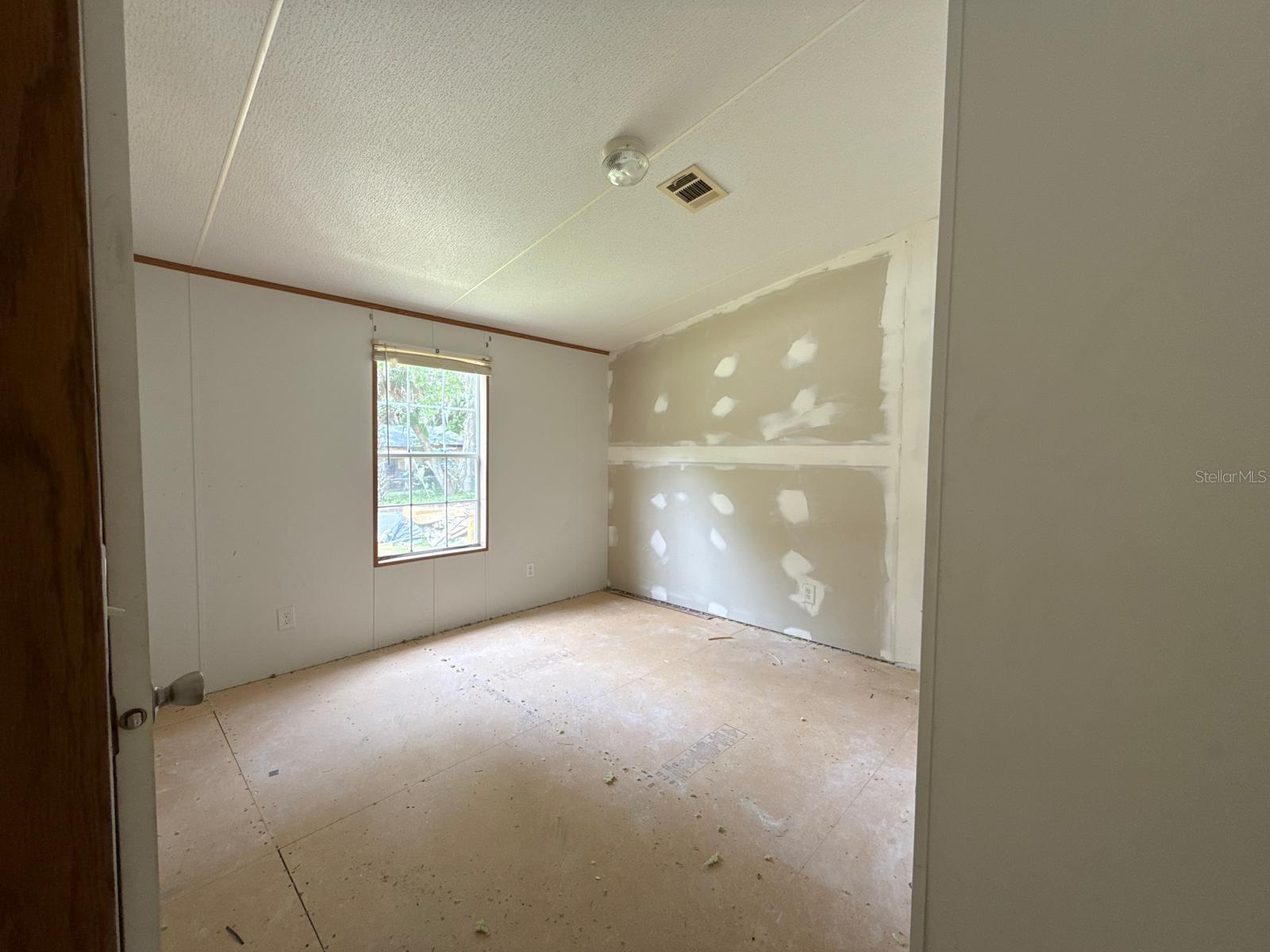 Image 16 of 22 For 406 Beech Street