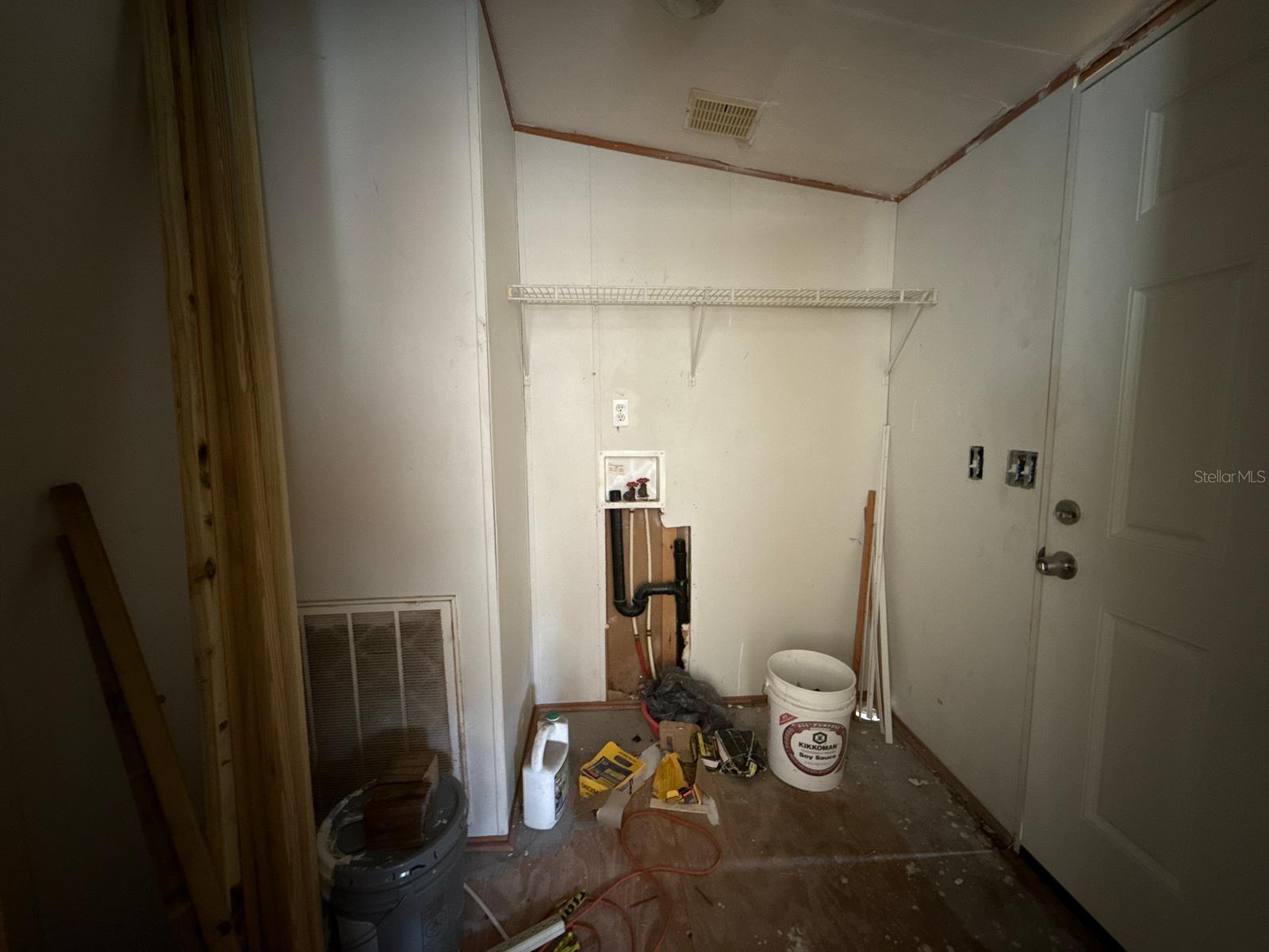 Image 17 of 22 For 406 Beech Street