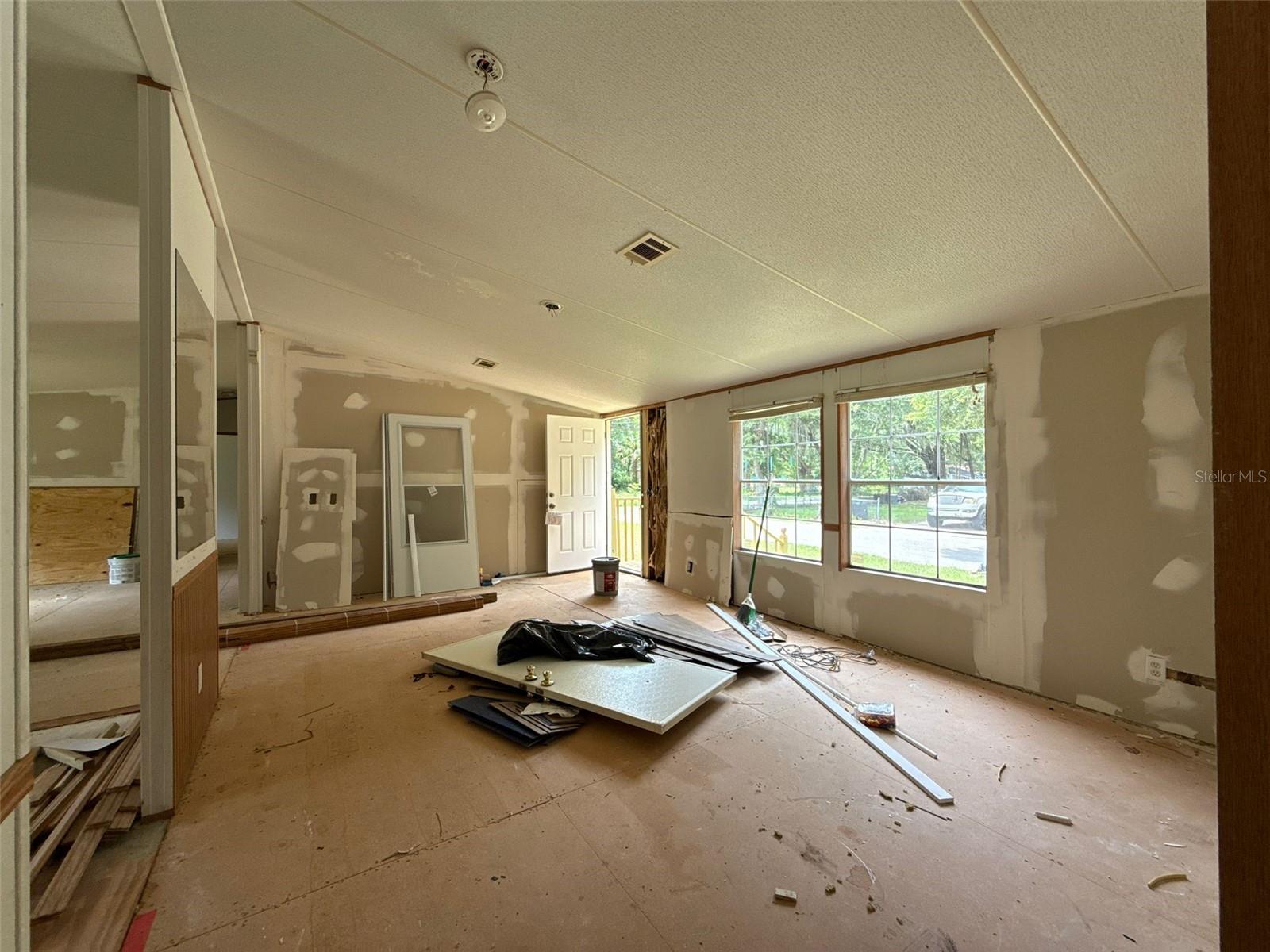 Image 5 of 22 For 406 Beech Street