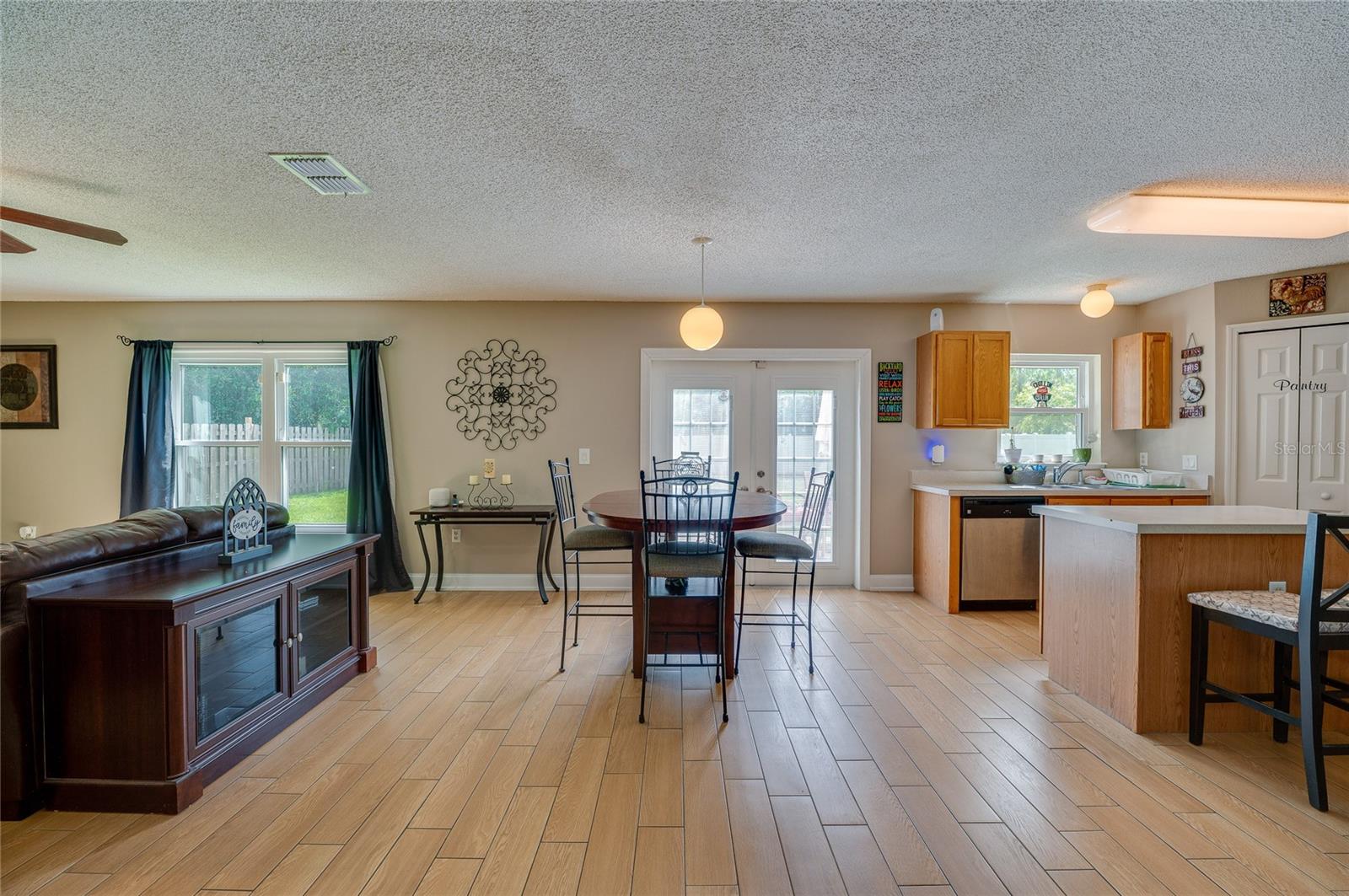 Image 16 of 38 For 11 Zircon Court