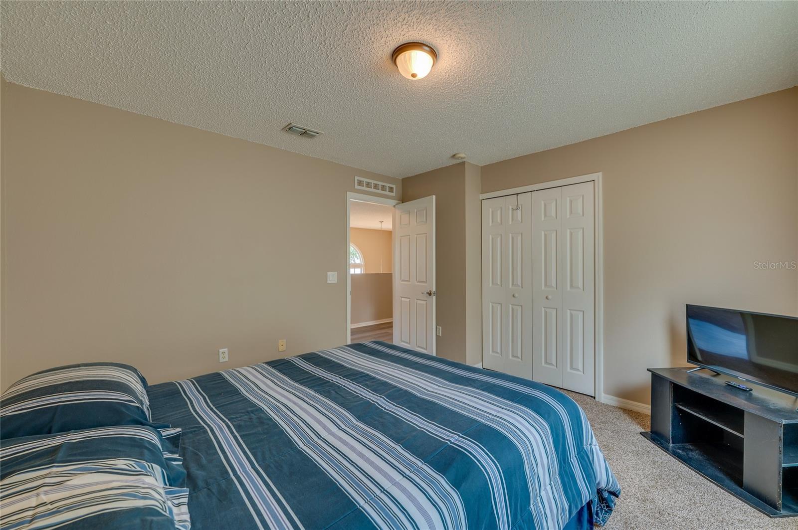 Image 17 of 38 For 11 Zircon Court