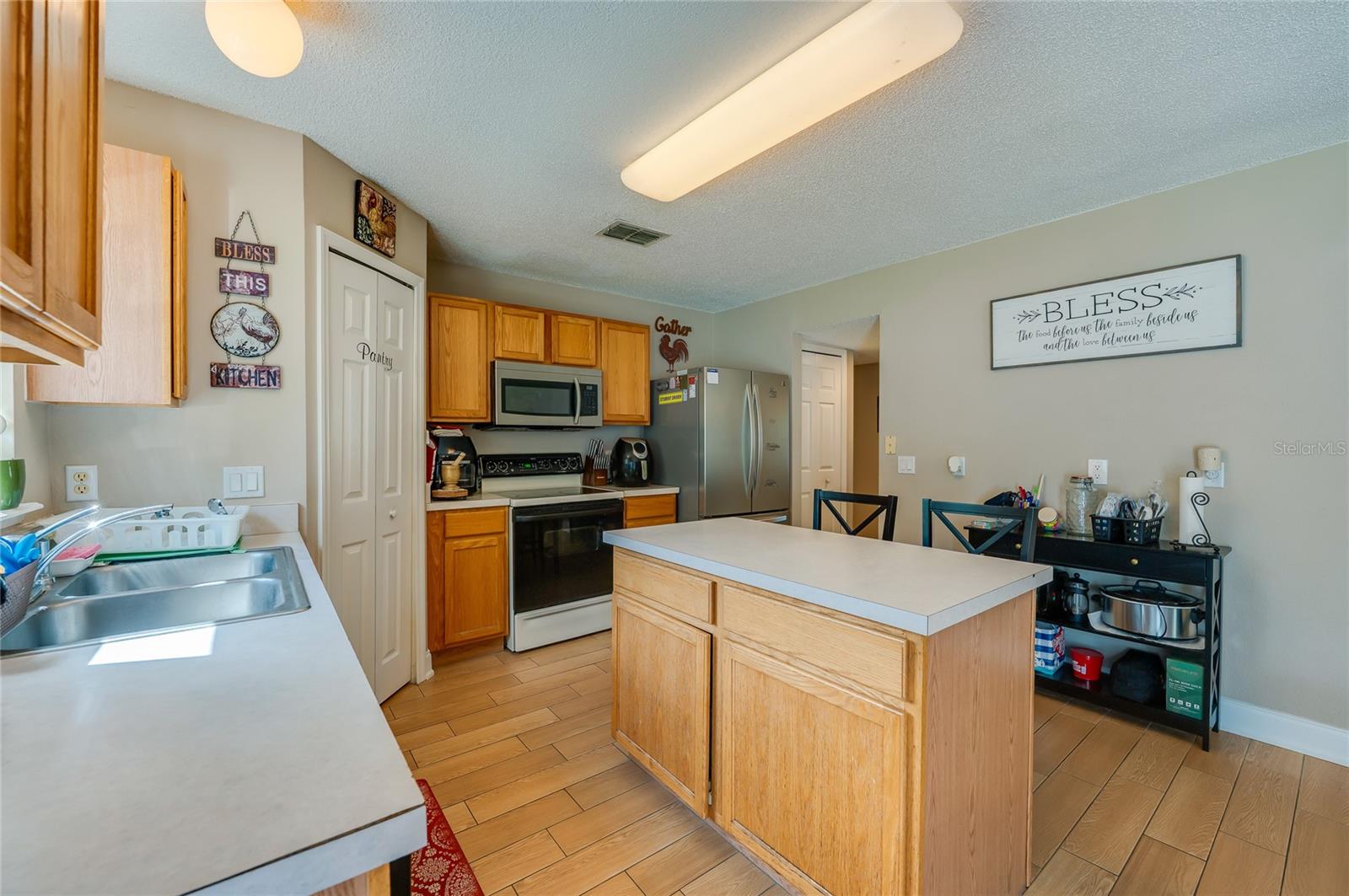 Image 22 of 38 For 11 Zircon Court
