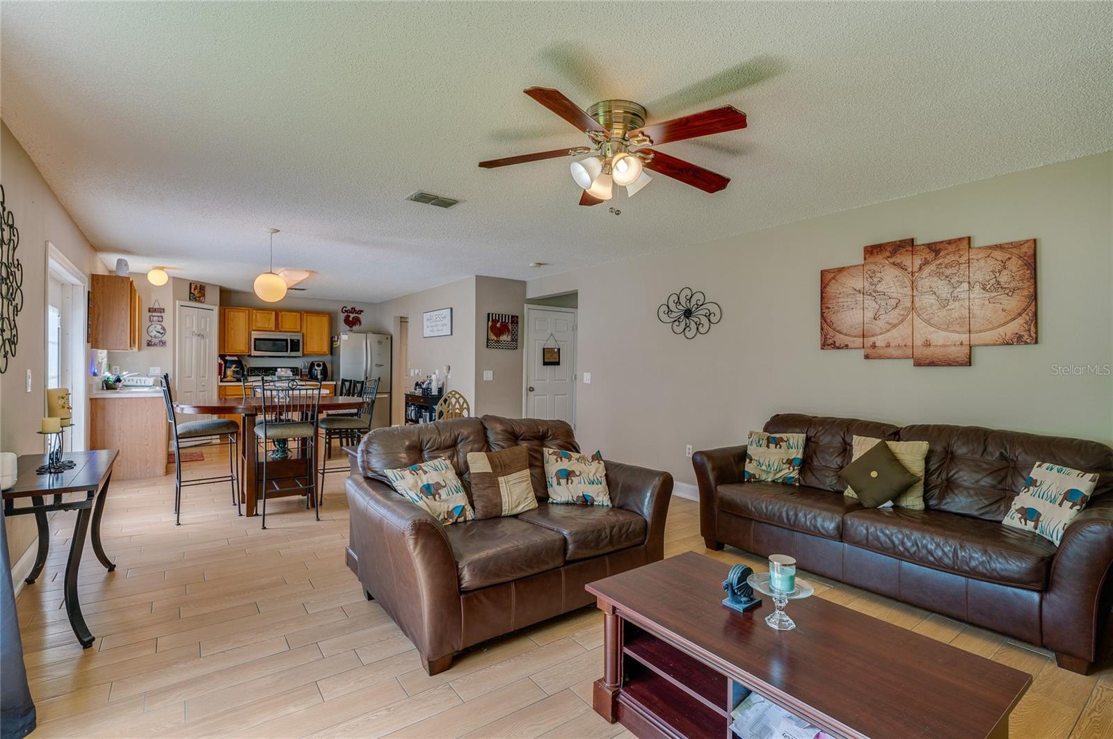 Image 24 of 38 For 11 Zircon Court