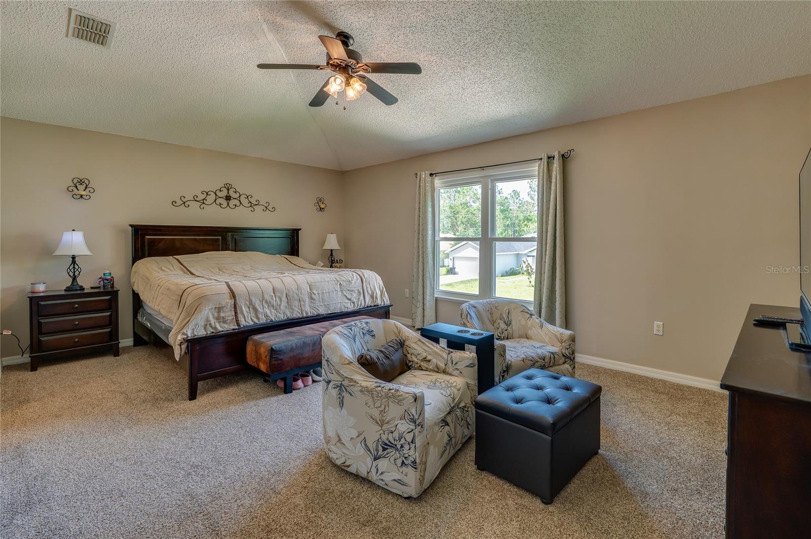 Image 34 of 38 For 11 Zircon Court