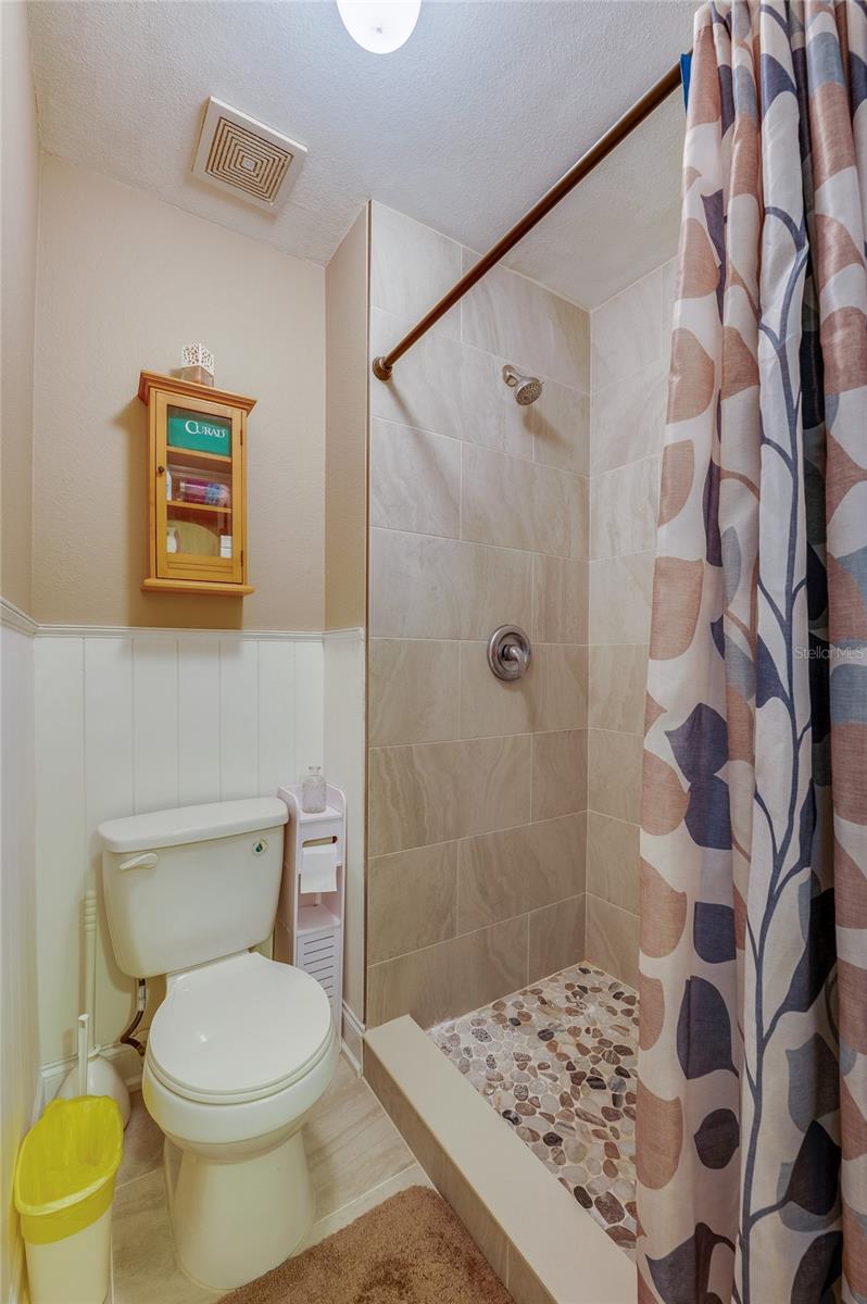 Image 35 of 38 For 11 Zircon Court
