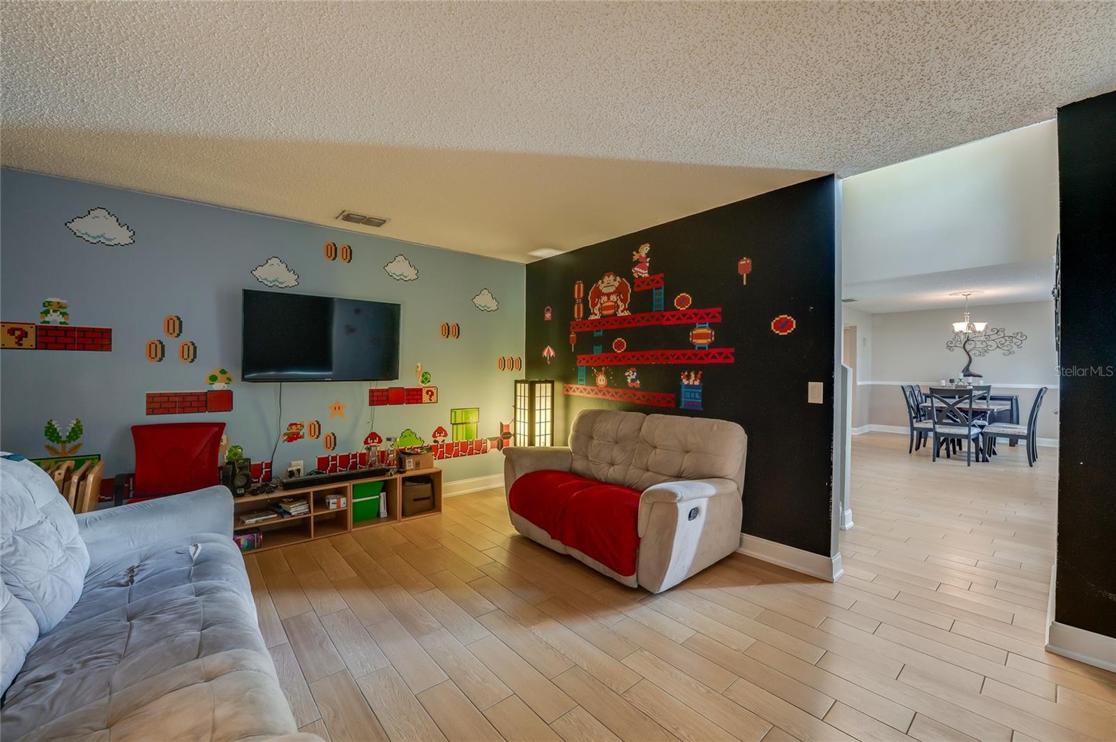 Image 6 of 38 For 11 Zircon Court