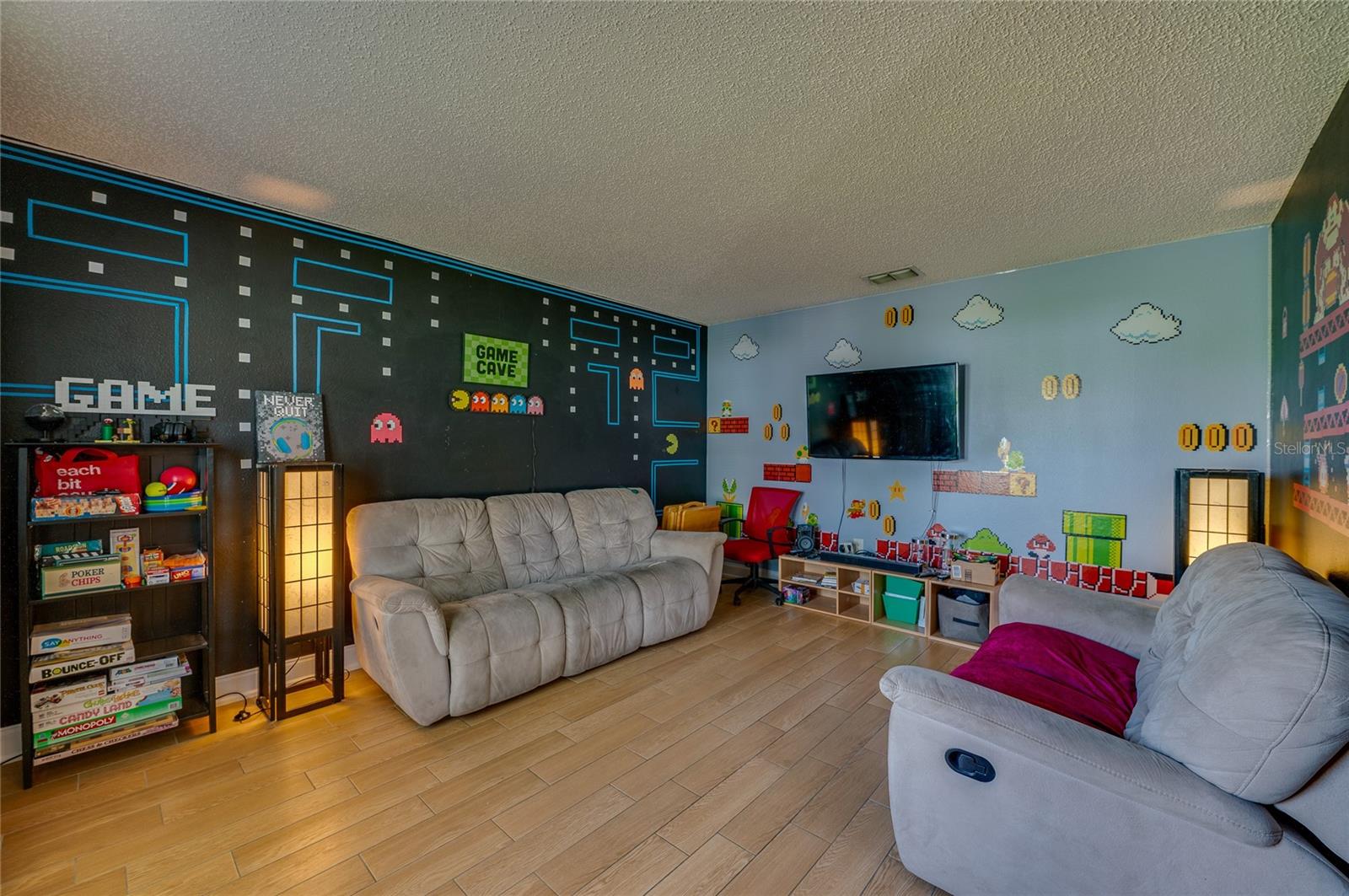 Image 7 of 38 For 11 Zircon Court