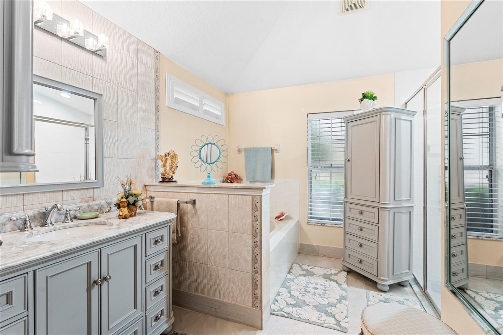 Image 22 of 56 For 3 Sea Board Court