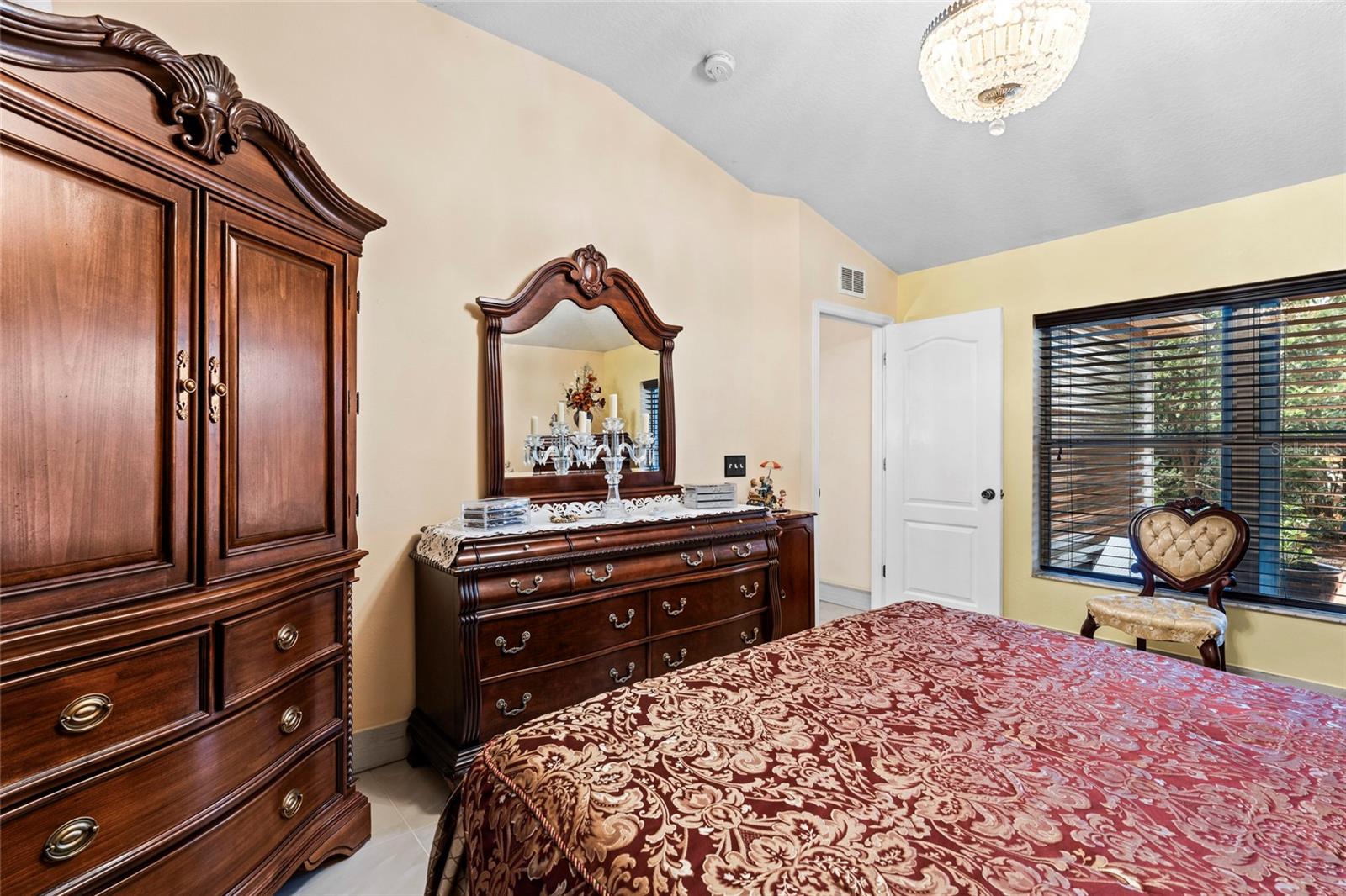 Image 23 of 56 For 3 Sea Board Court