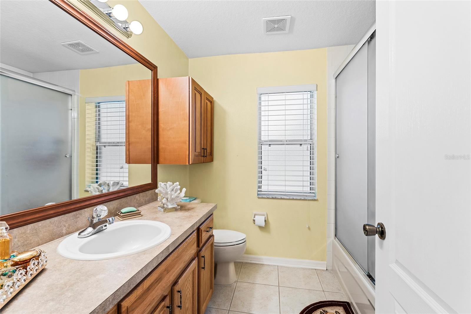 Image 27 of 56 For 3 Sea Board Court