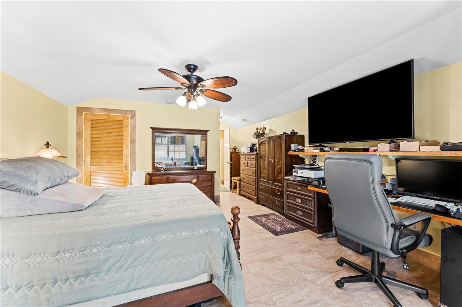 Image 29 of 56 For 3 Sea Board Court