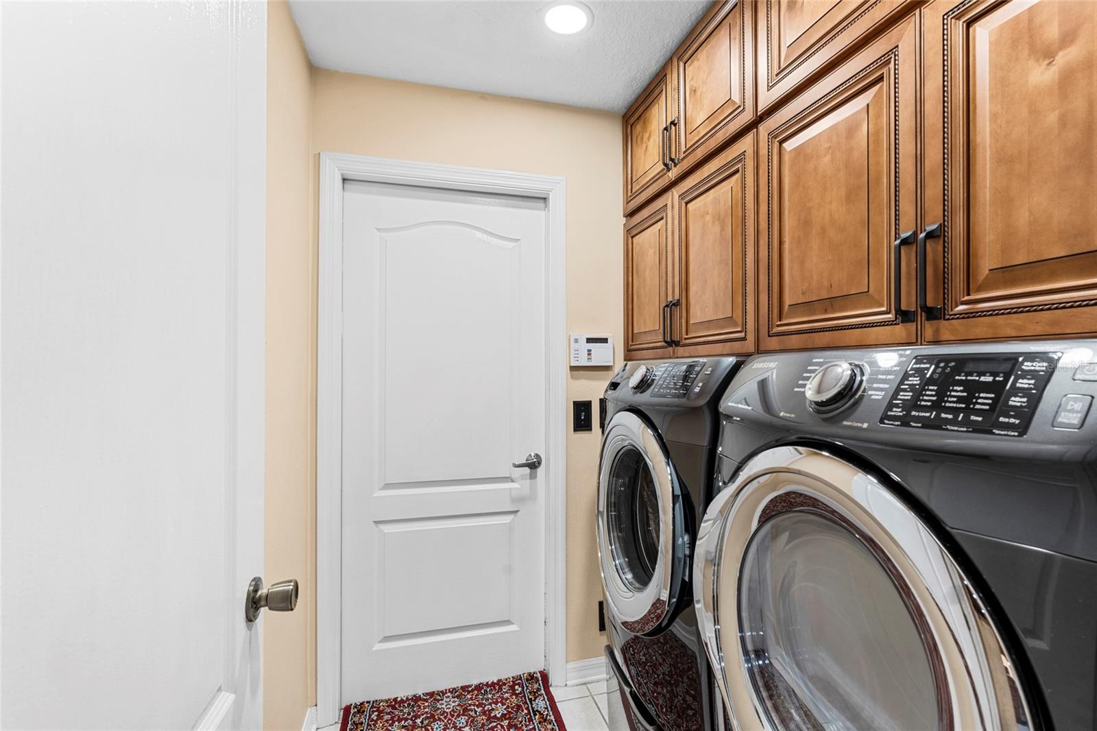 Image 33 of 56 For 3 Sea Board Court