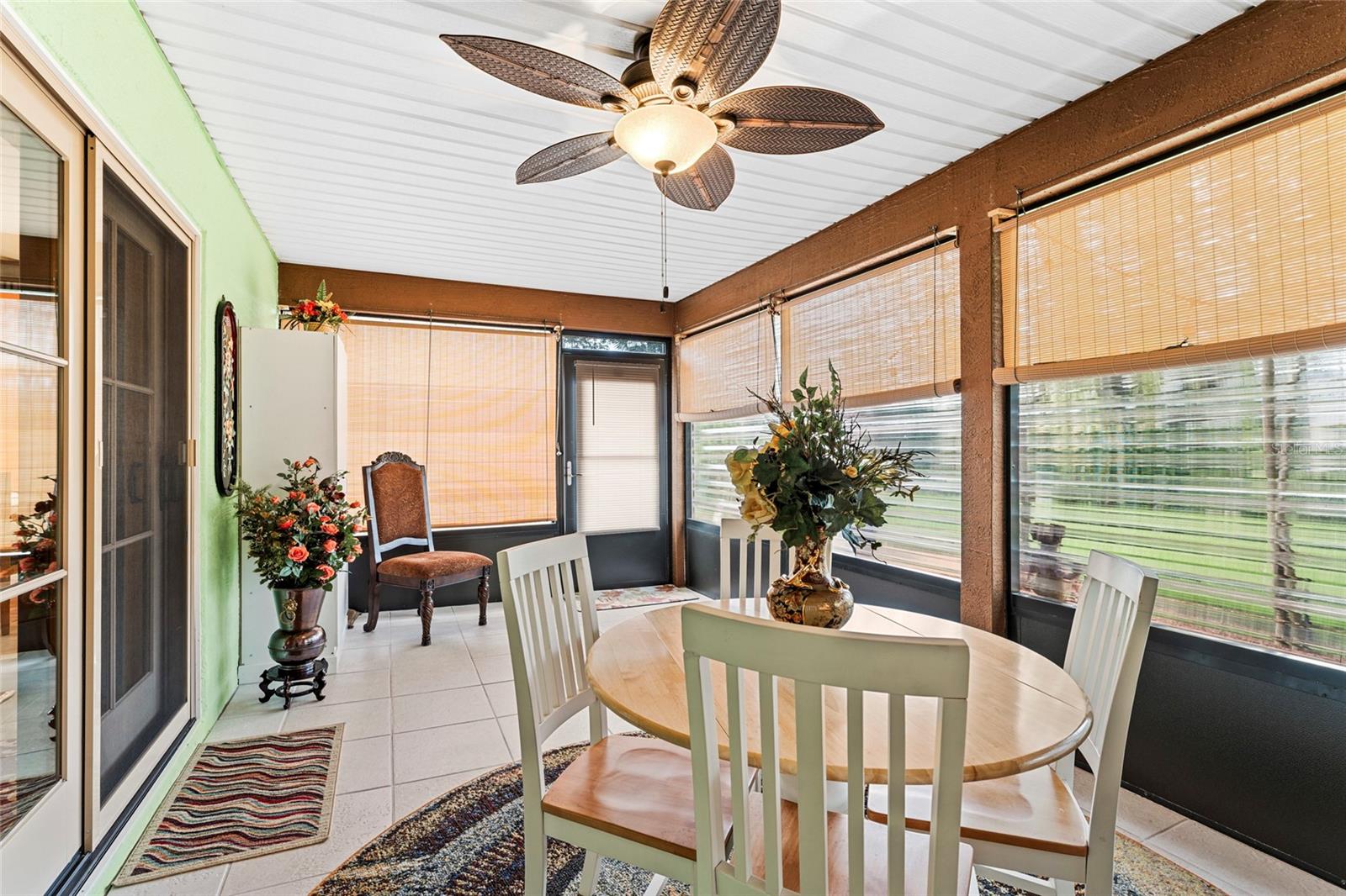 Image 35 of 56 For 3 Sea Board Court