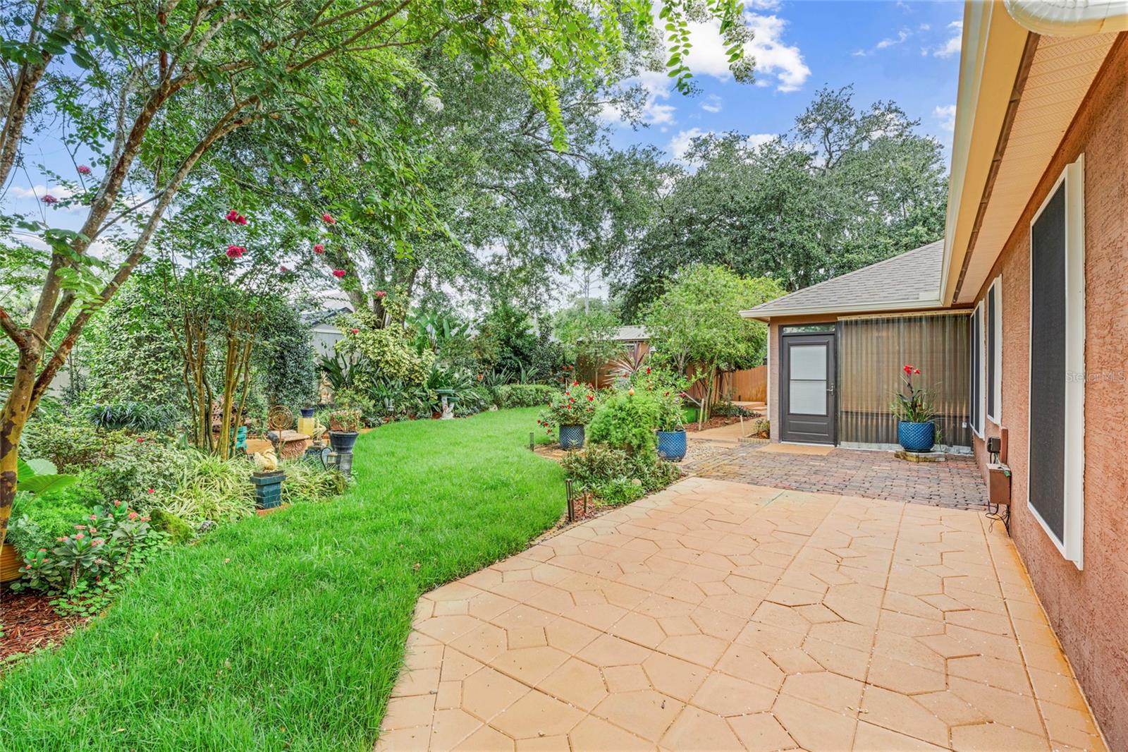 Image 39 of 56 For 3 Sea Board Court