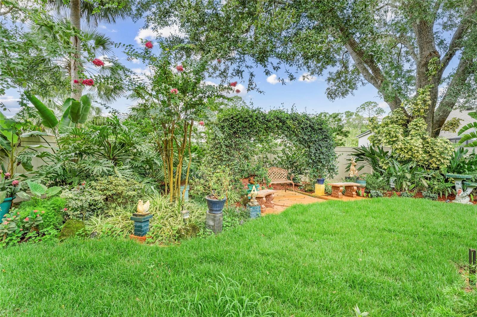 Image 42 of 56 For 3 Sea Board Court