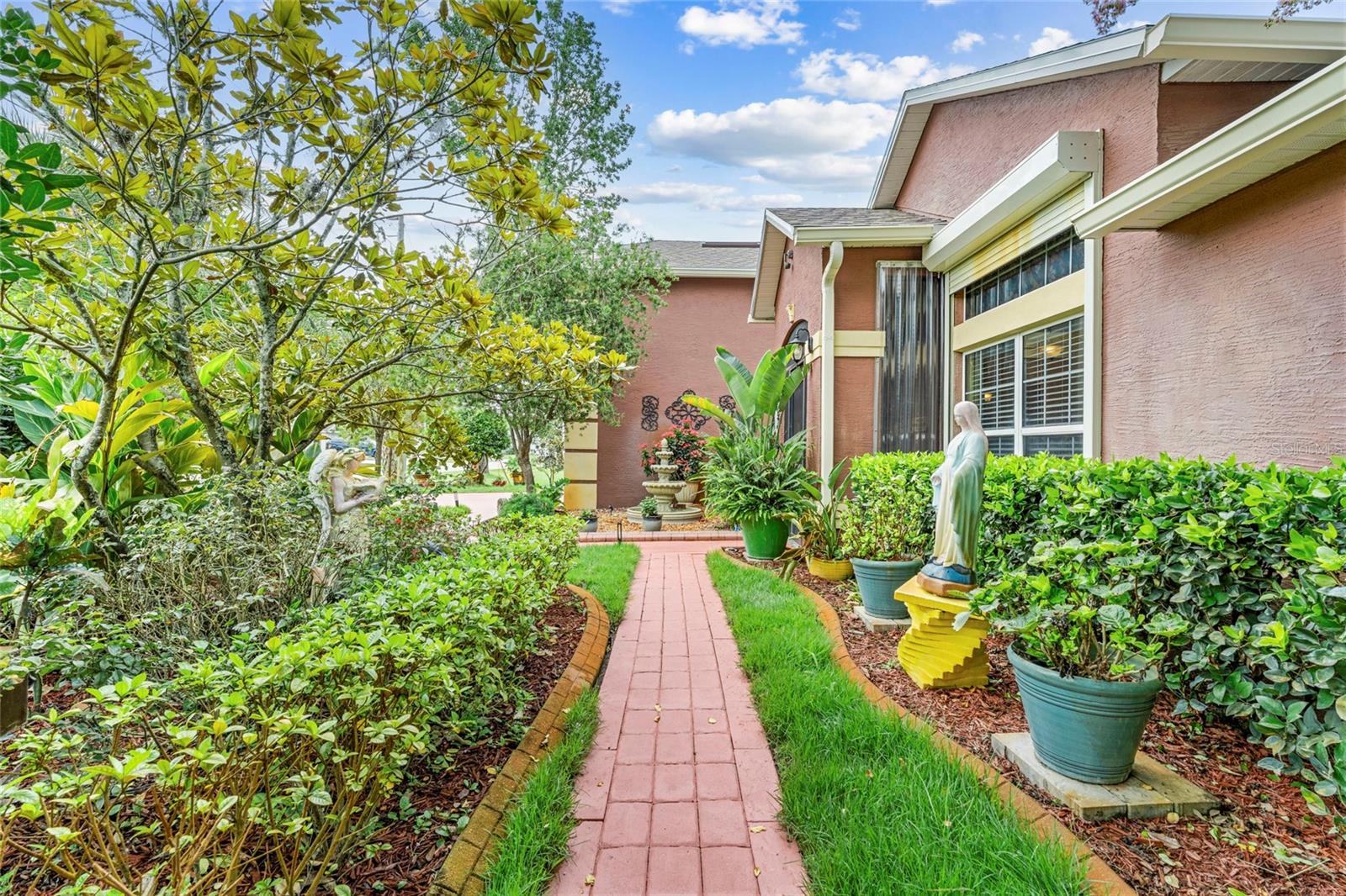 Image 8 of 56 For 3 Sea Board Court