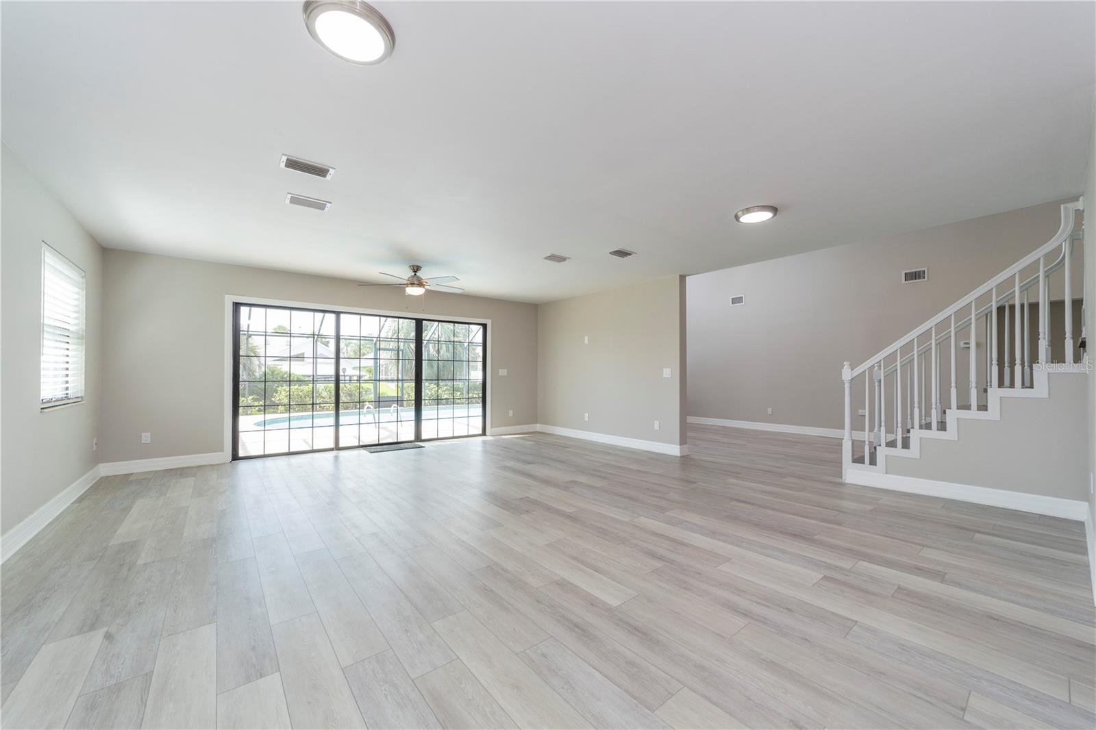 Image 25 of 67 For 8 Cedarford Court