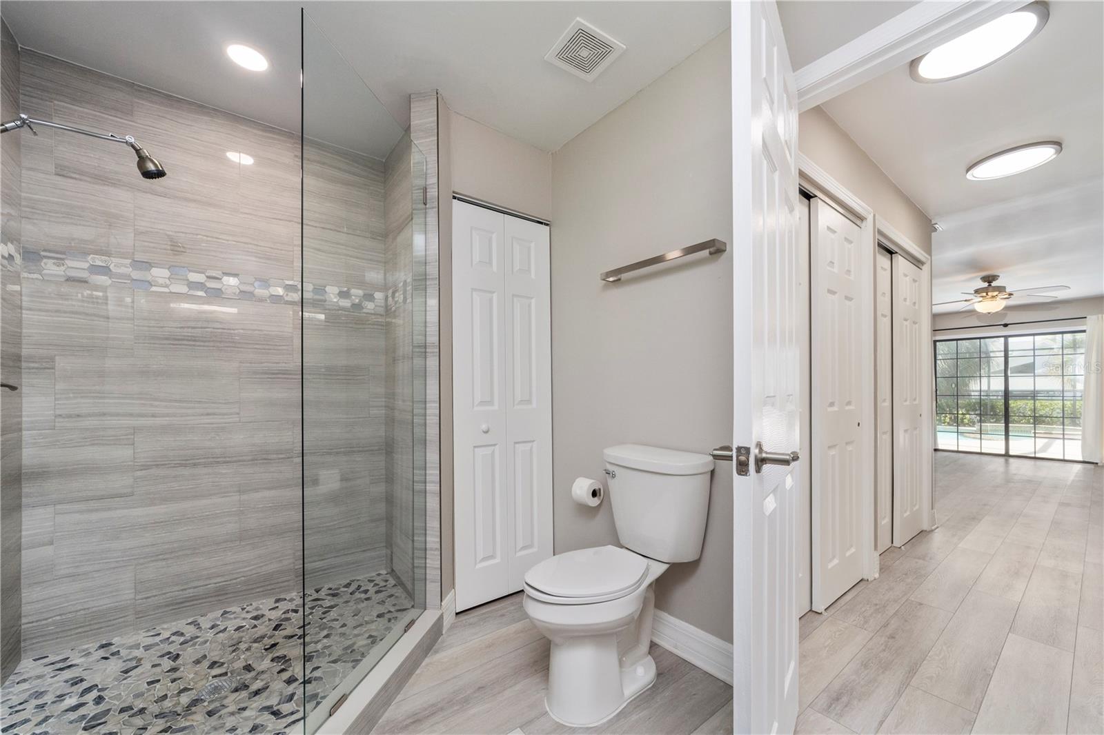 Image 30 of 67 For 8 Cedarford Court