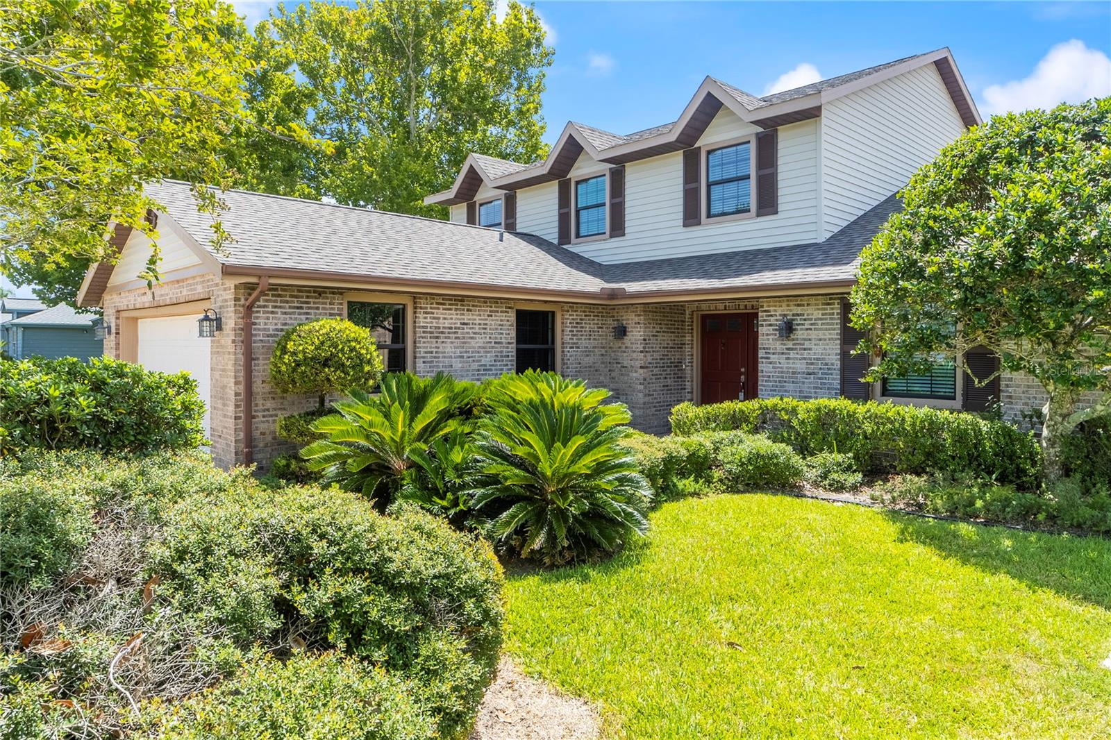Image 5 of 67 For 8 Cedarford Court