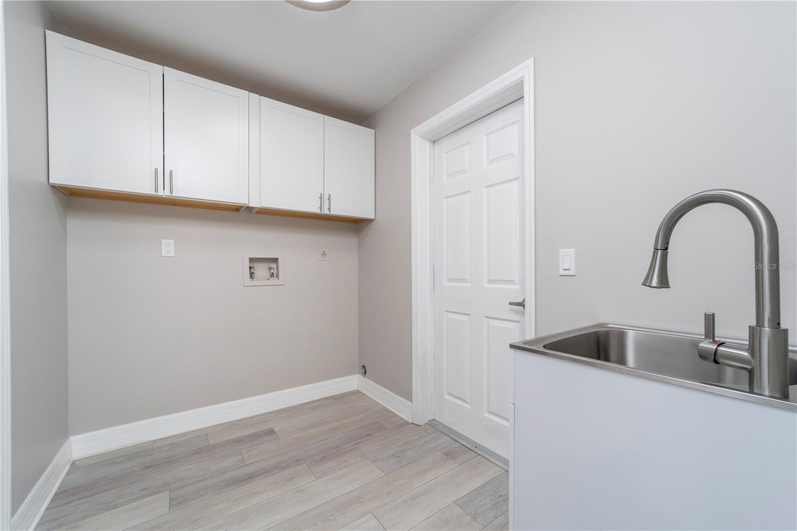 Image 61 of 67 For 8 Cedarford Court