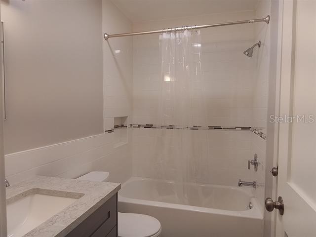 Image 19 of 27 For 650 Pope Road 244