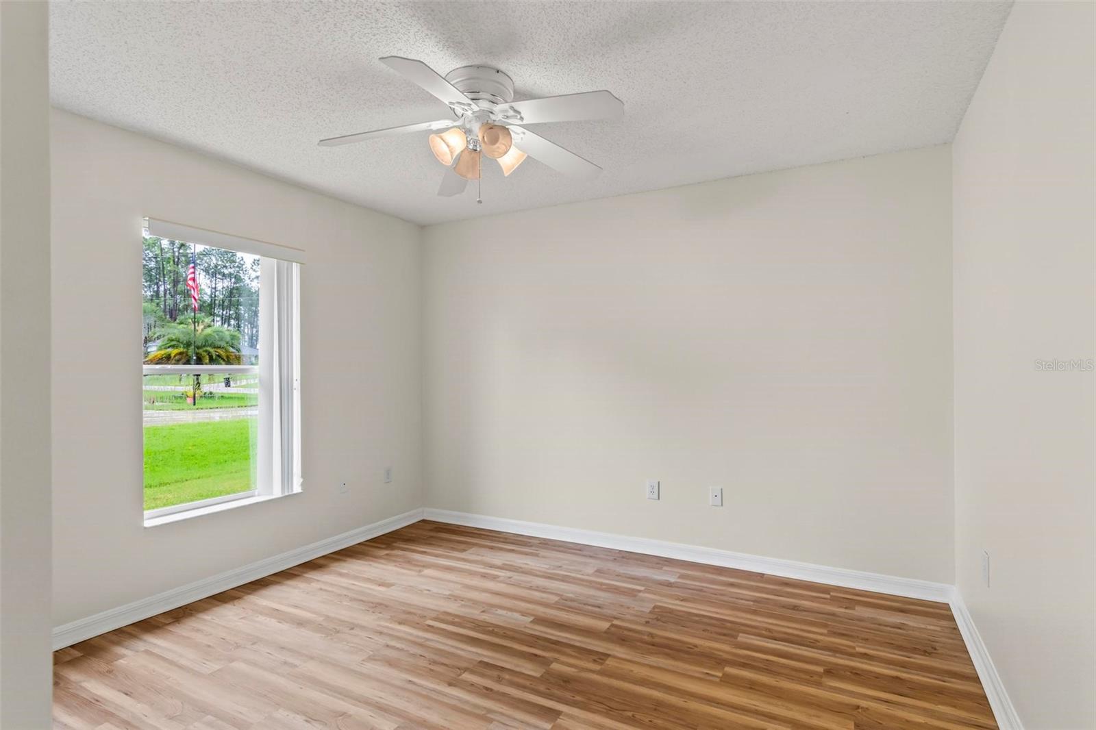 Image 37 of 46 For 33 Raleigh Drive