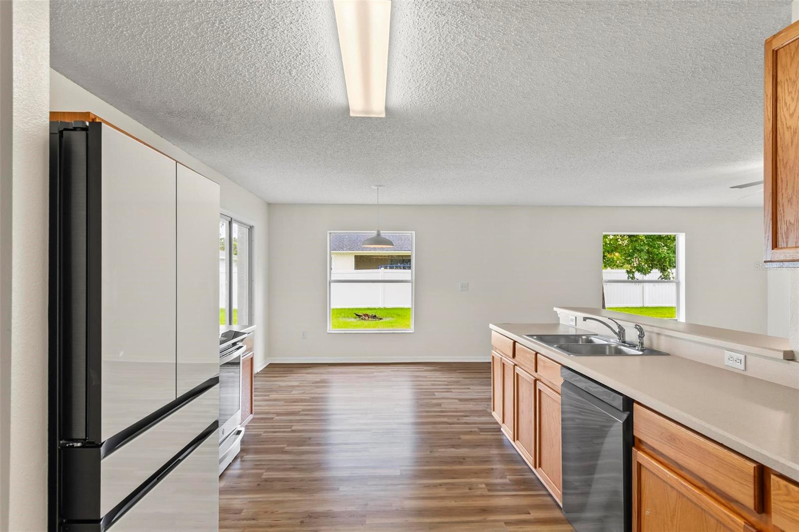 Image 4 of 46 For 33 Raleigh Drive
