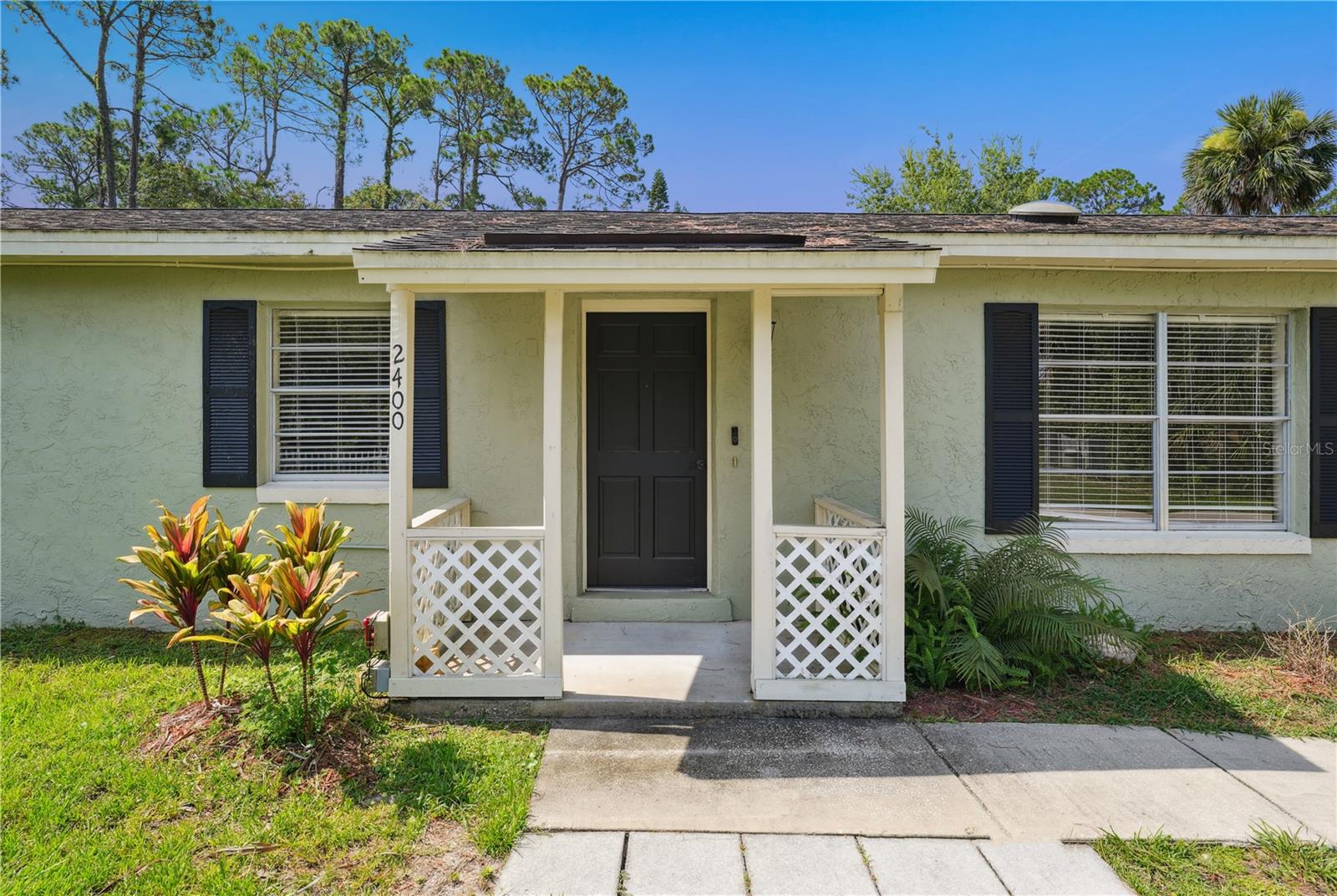 Image 2 of 47 For 2400 Joyce Street