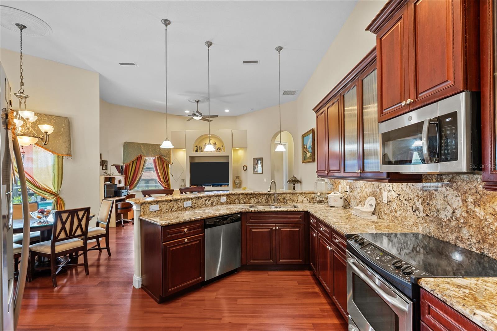 Image 16 of 66 For 15 Fleming Court